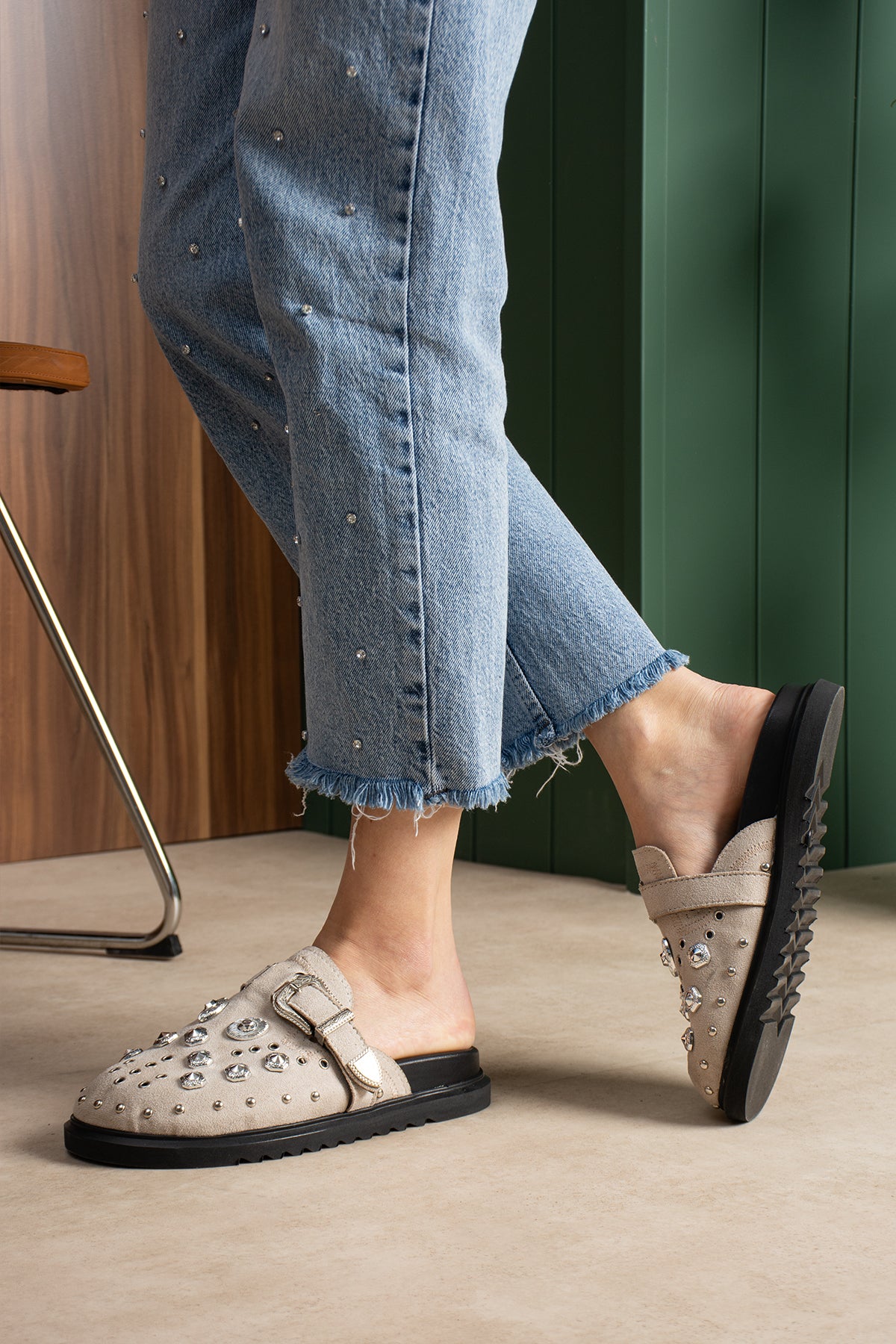 Zlata Kadın Taş Detaylı Tokalı Günlük Terlik