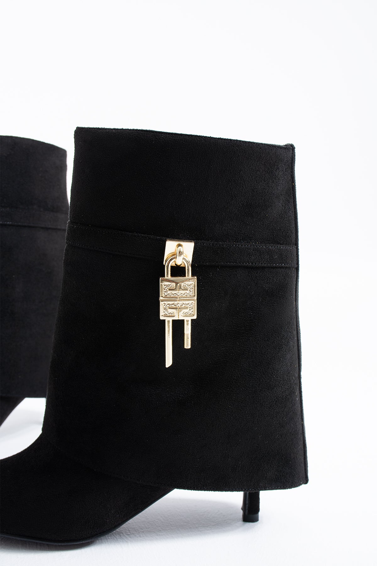 Helena Kadın Süet Orta Topuklu Metal Aksesuarlı Bot