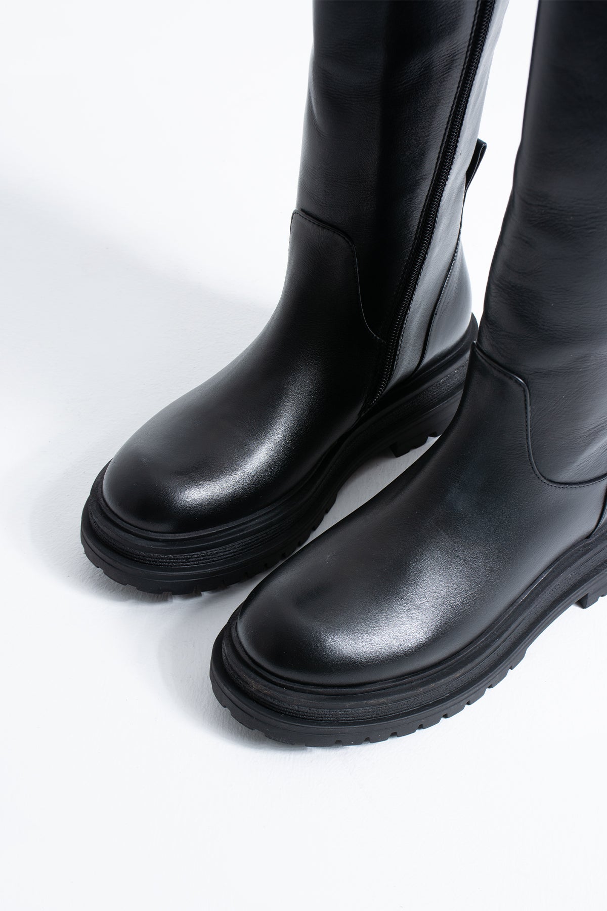 Uliana Hakiki Deri Siyah Kadın Düz Taban Diz Altı Çizme