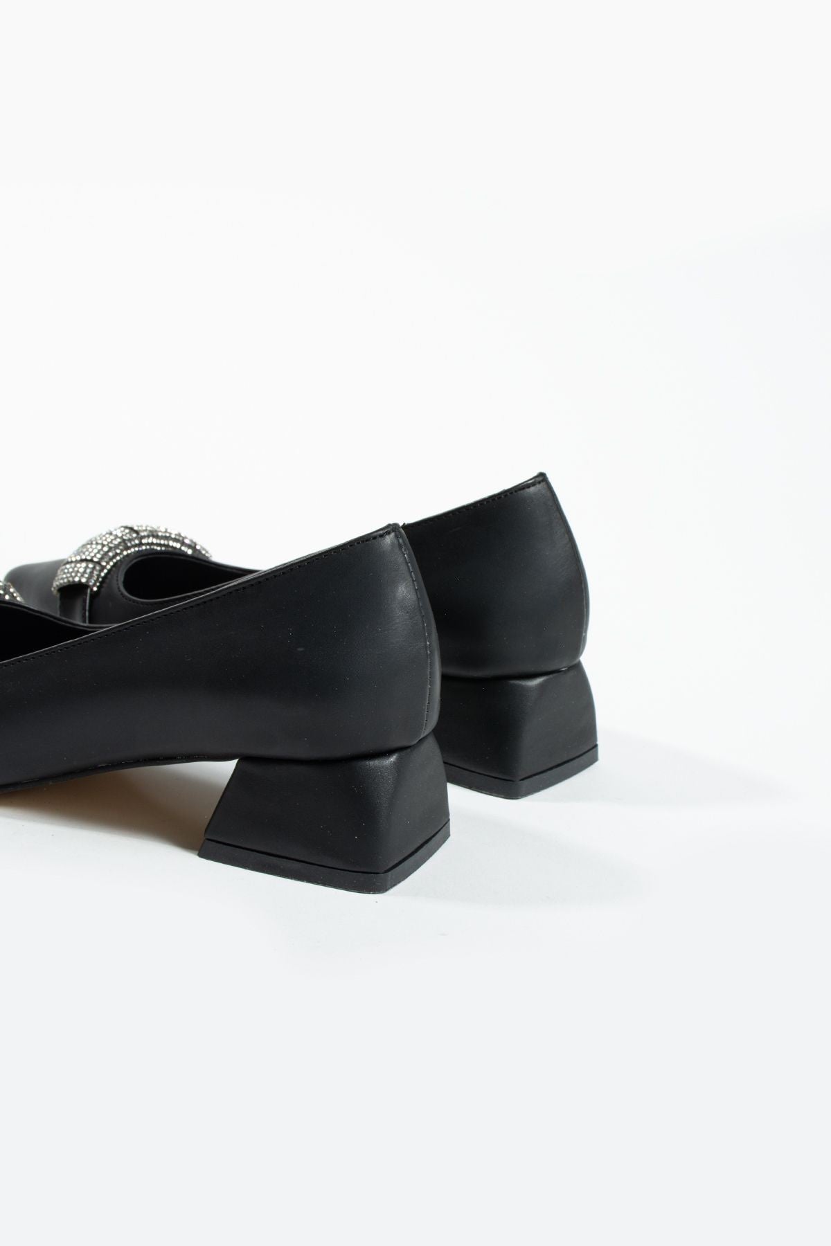 Maya Siyah Taş Detay Kadın Topuklu Ayakkabı