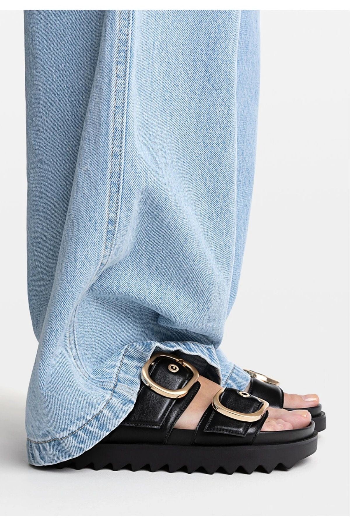 Camelia Tokalı Düz Terlik - Sandalet