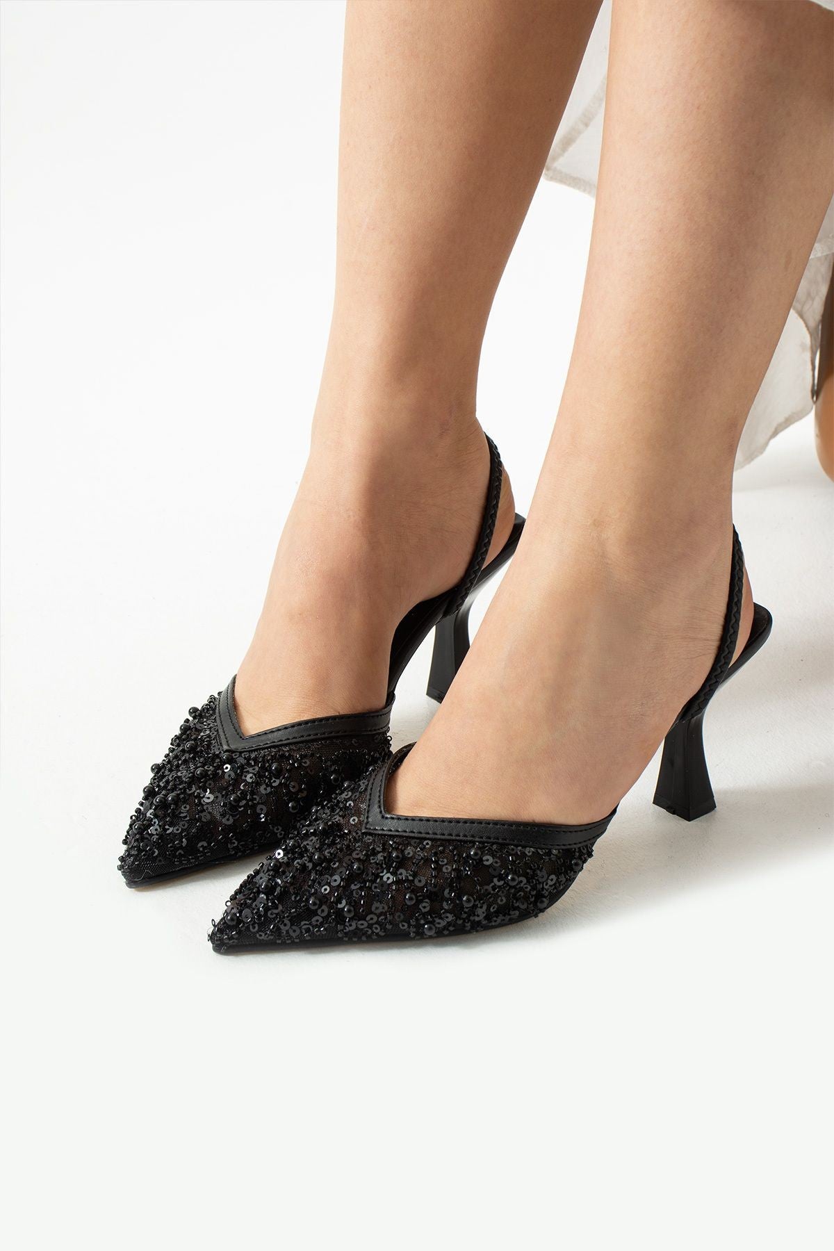 Alberta Tüylü Boncuklu Detaylı Arkası Açık Topuklu Ayakkabı