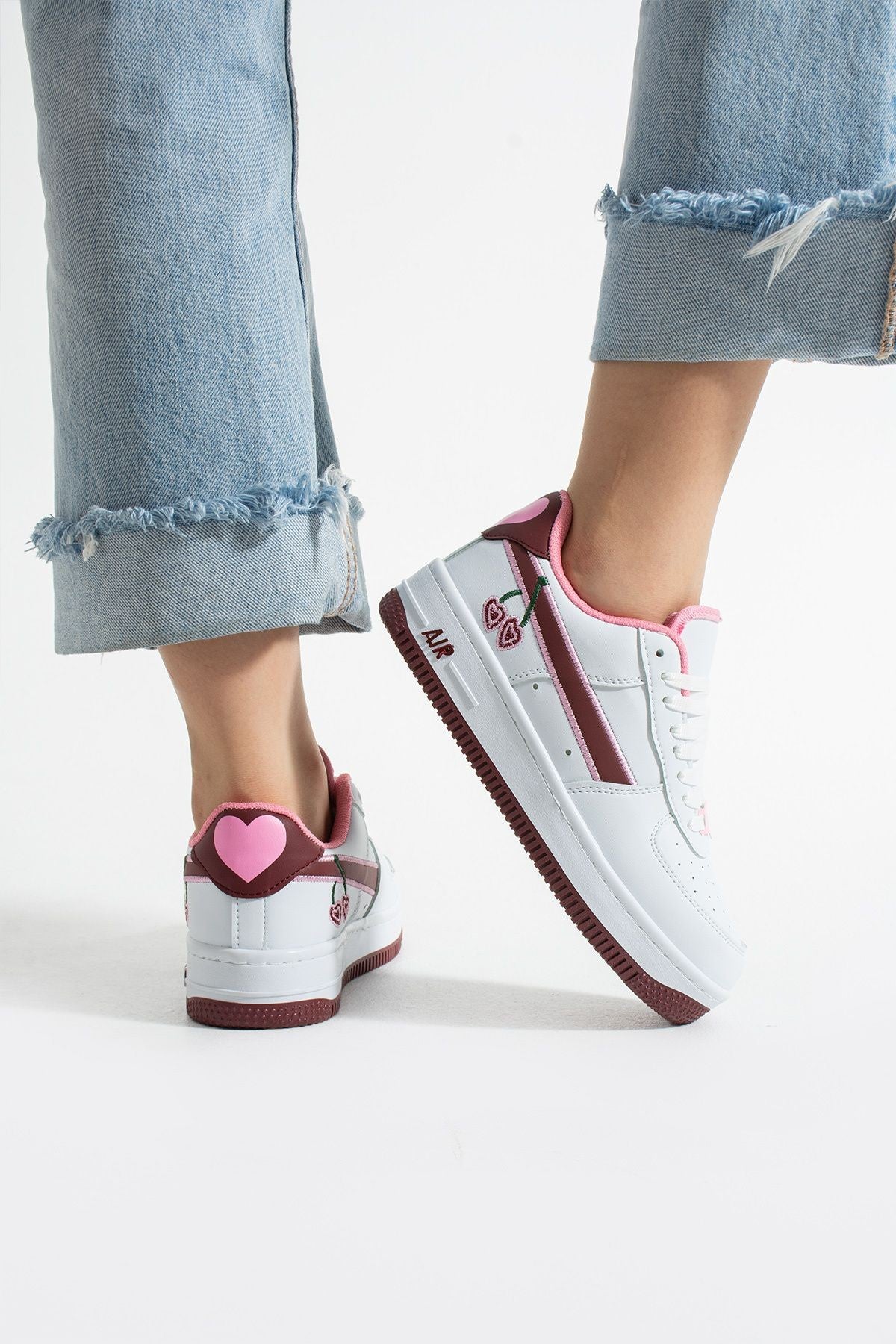 Kiraz Detaylı Pembe Beyaz Sneaker – Kadın Spor Ayakkabı