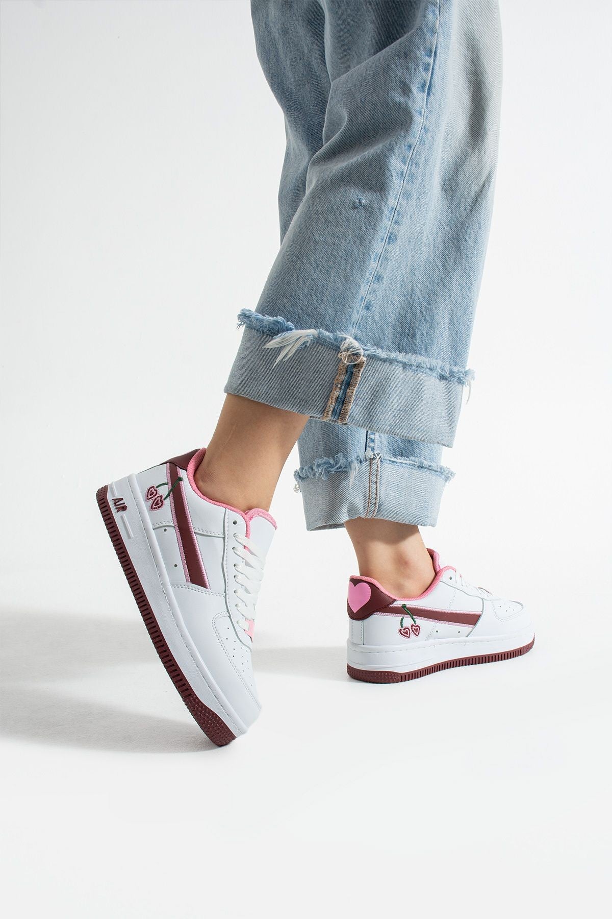 Kiraz Detaylı Pembe Beyaz Sneaker – Kadın Spor Ayakkabı