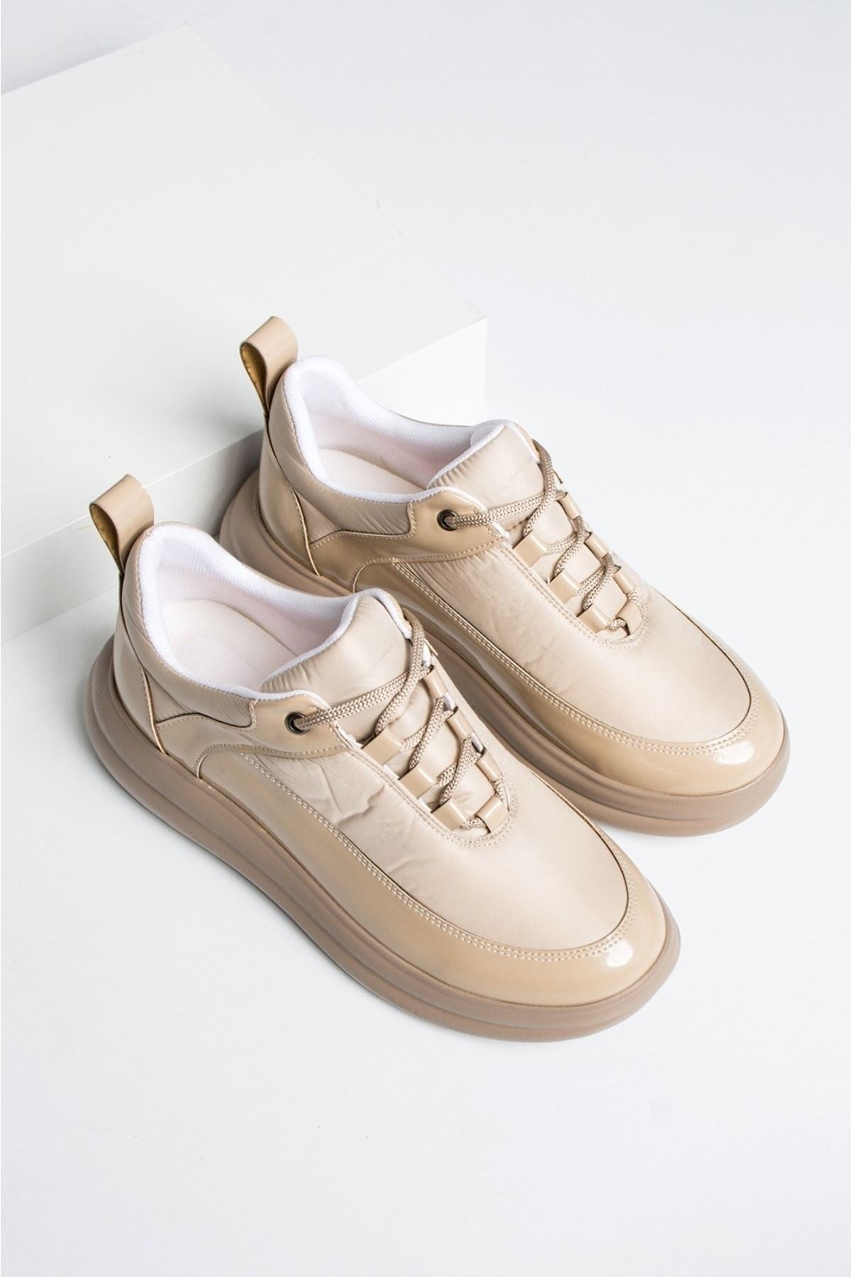 Siyah - Dolgu Topuk Sneaker