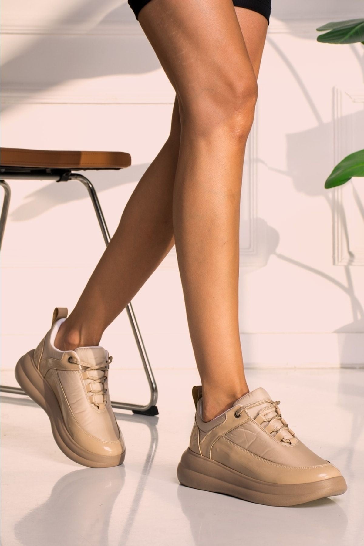 Siyah - Dolgu Topuk Sneaker