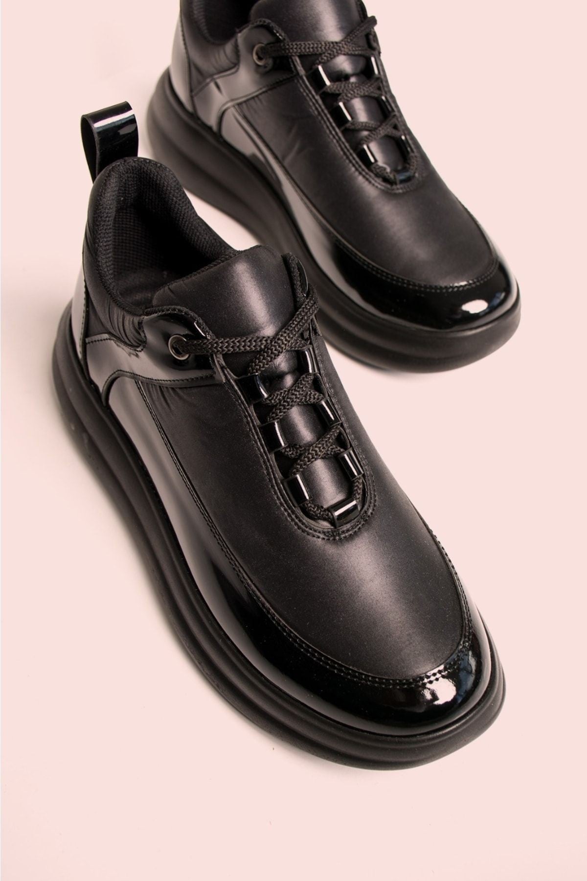 Siyah - Dolgu Topuk Sneaker