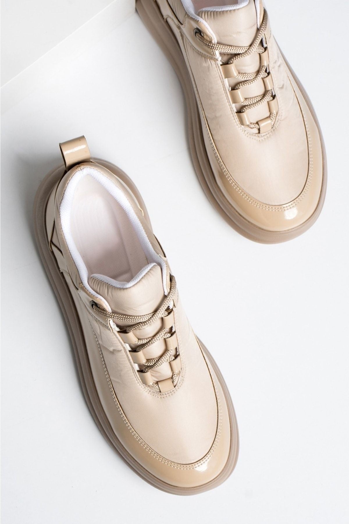 Siyah - Dolgu Topuk Sneaker