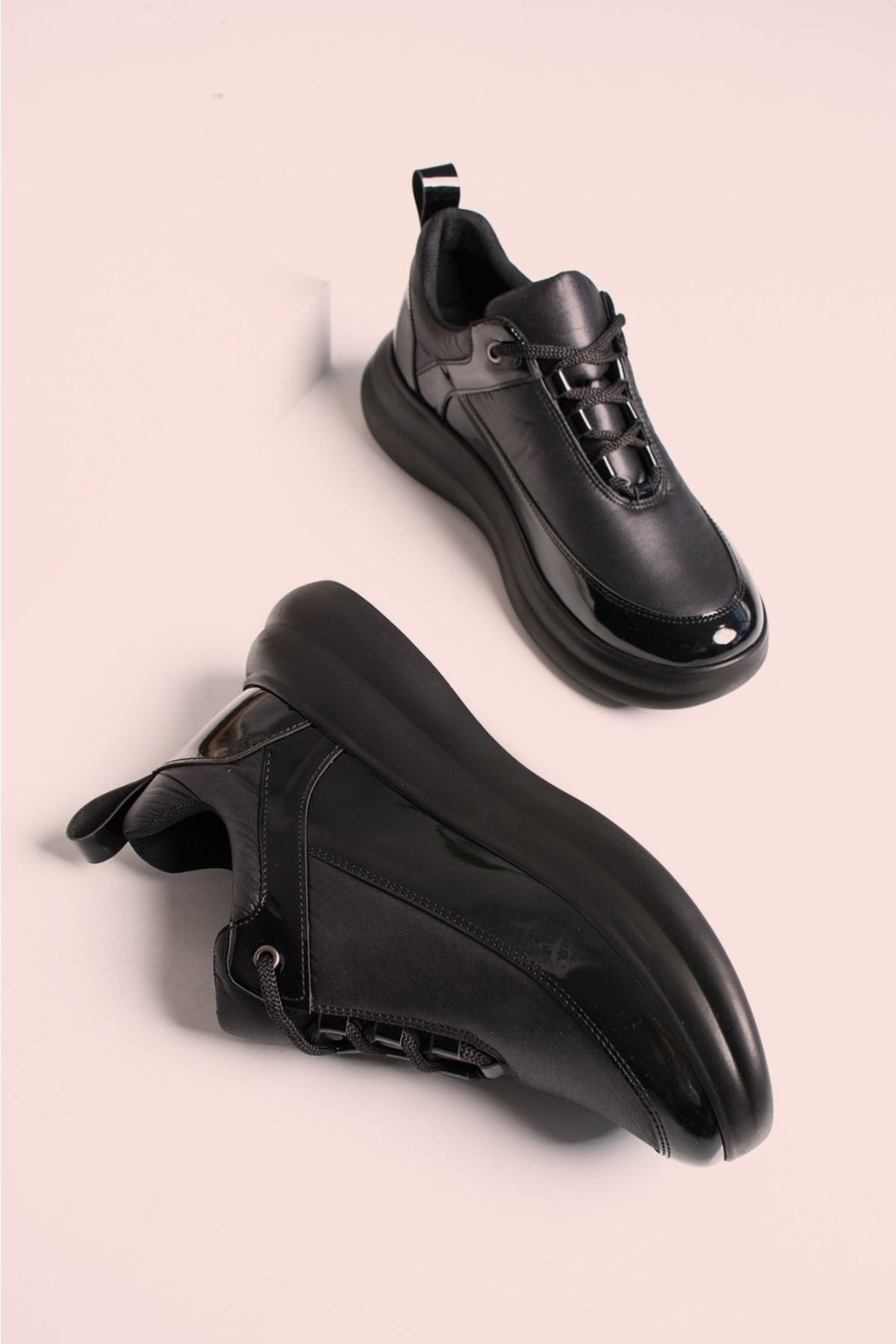 Siyah - Dolgu Topuk Sneaker