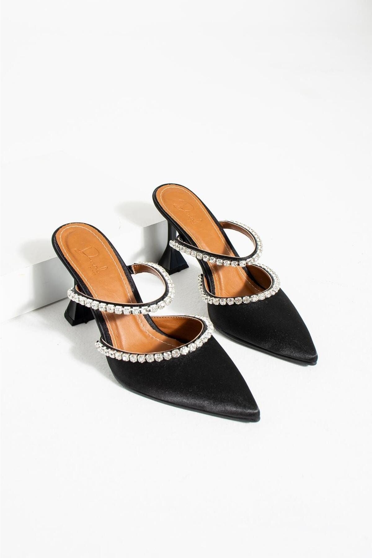 Kadın Siyah Çift Şerit Taşlı Topuklu Ayakkabı
