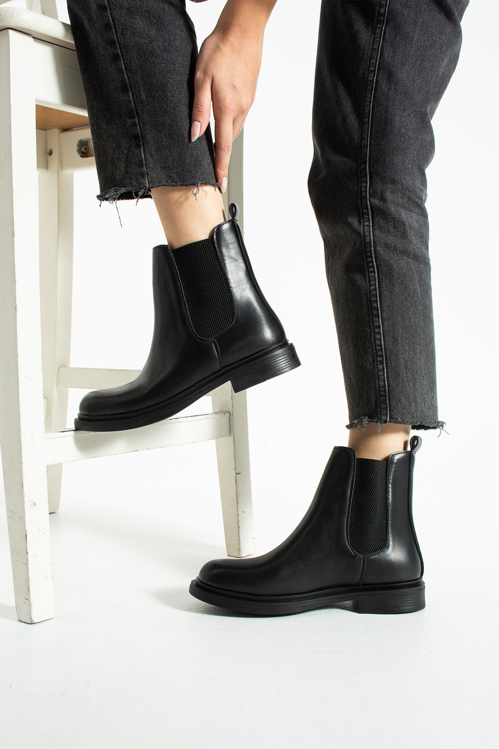 Kadın Siyah Düz Topuklu Chelsea Bot