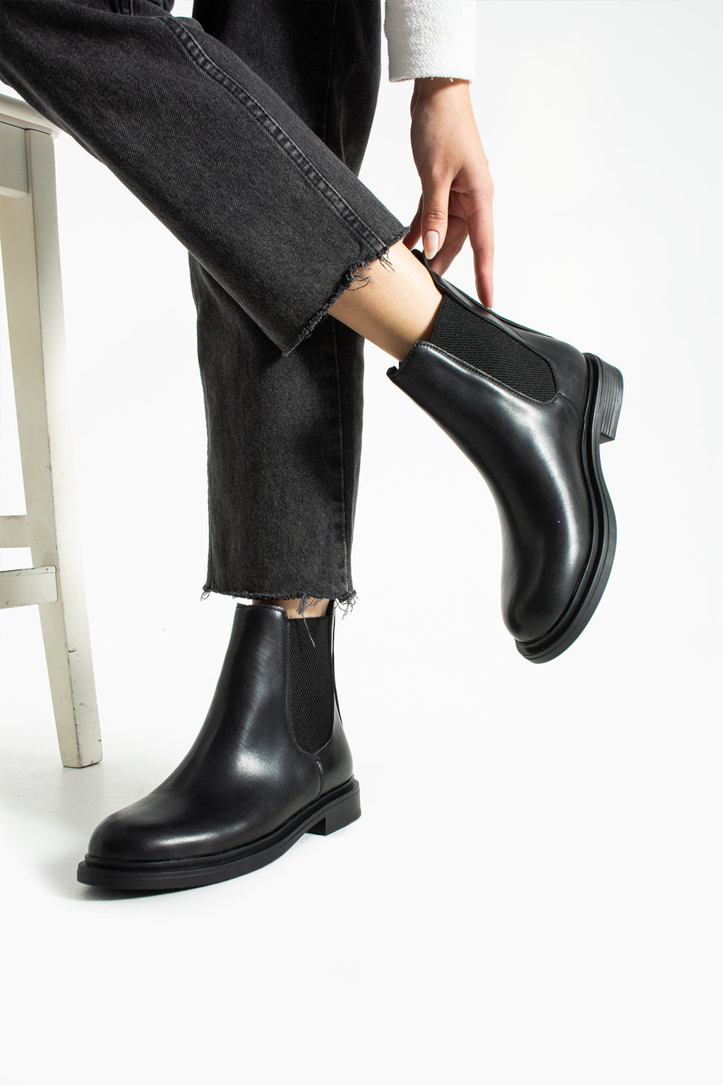 Kadın Siyah Düz Topuklu Chelsea Bot