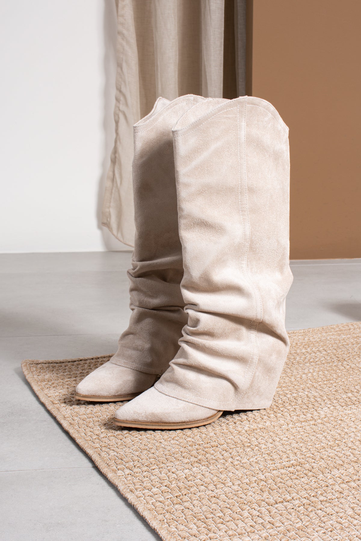 Lisa Kadın Süet Körüklü Kovboy Çizme