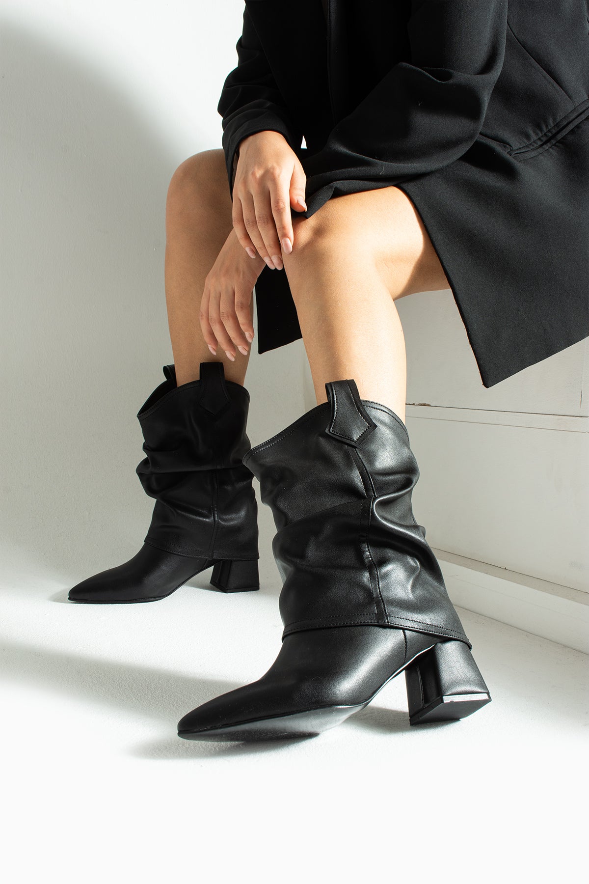 Kai Western Tarzı Büzgülü Detaylı Topuklu Çizme Bot