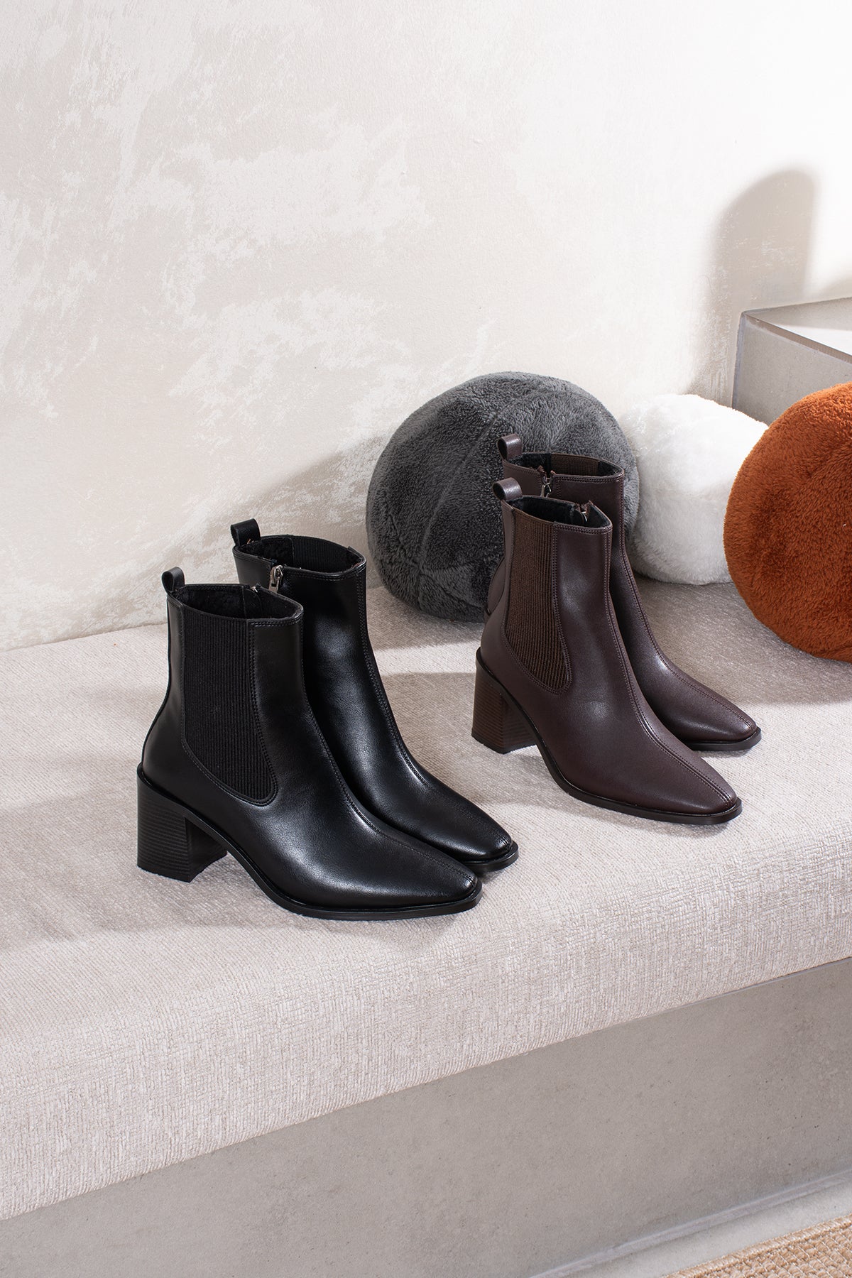 Carmen Kadın Topuklu Chelsea Bot Fermuarlı Lastik Detaylı Günlük ve Şık Kullanıma Uygun Kışlık Bilek Botu