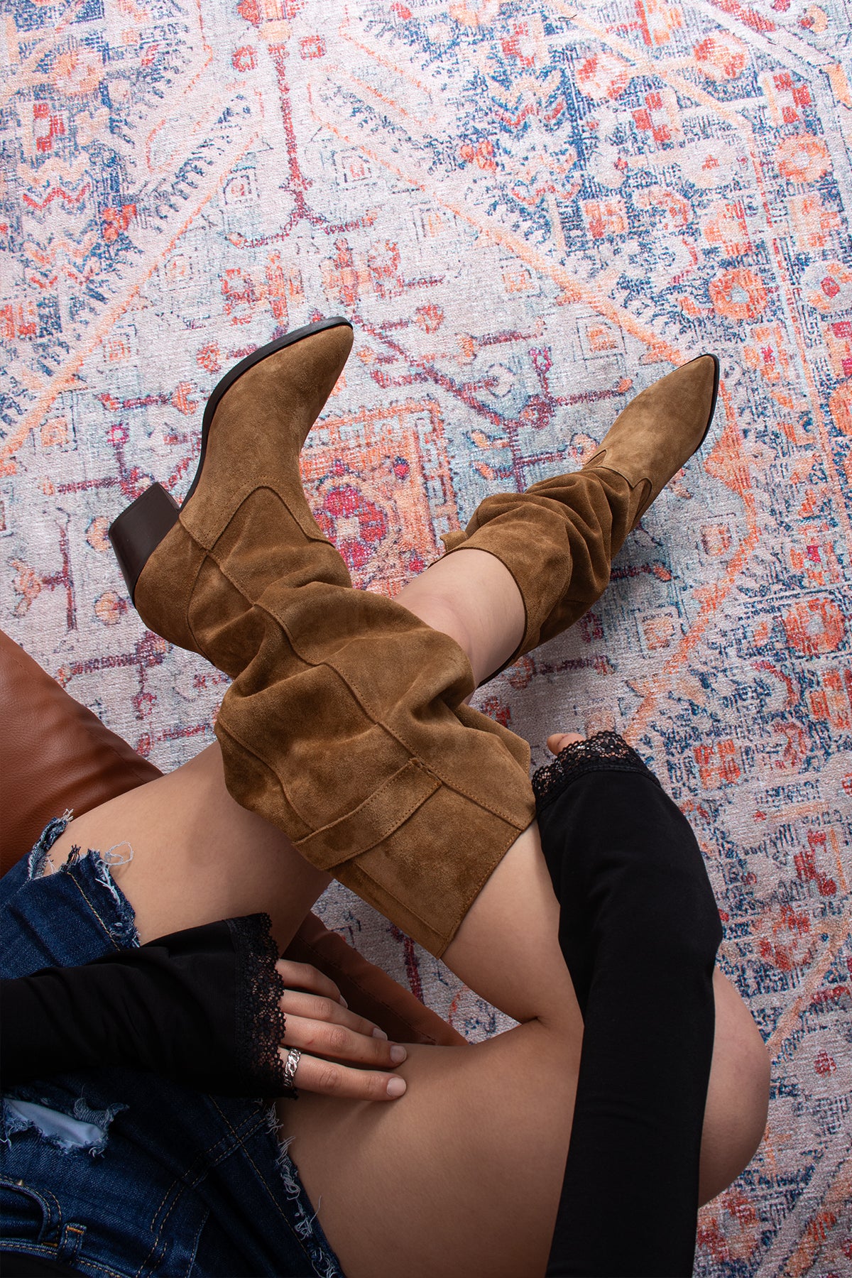 Rayne Kadın Hakiki Deri Diz Altı Kalın Topuk Toka Detaylı Günlük Çizme