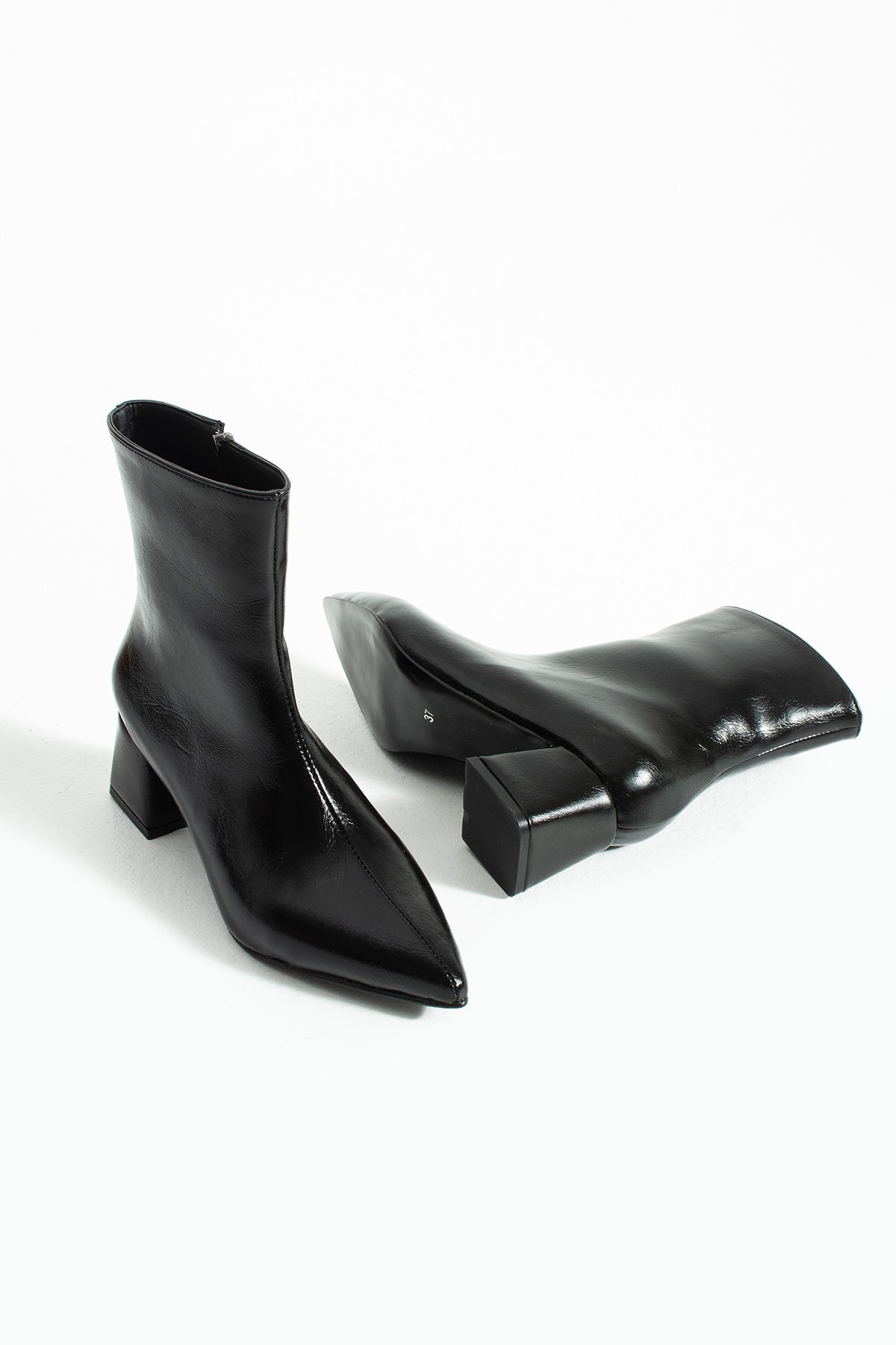 Blyana Sivri Burun Kalın Topuklu Kadın Bot