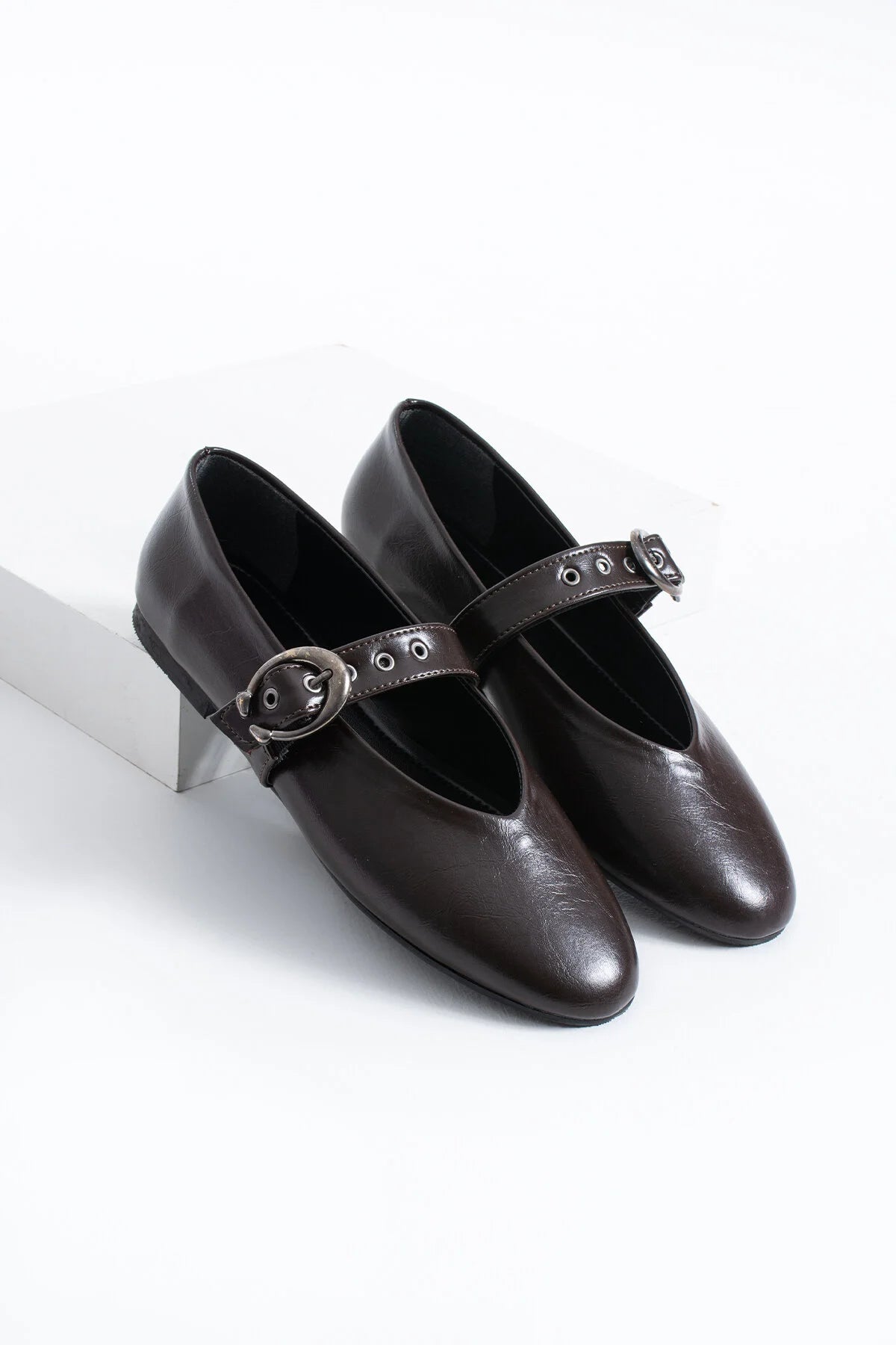 Esta Kahverengi Toka Detaylı Mary Jane Kadın Babet