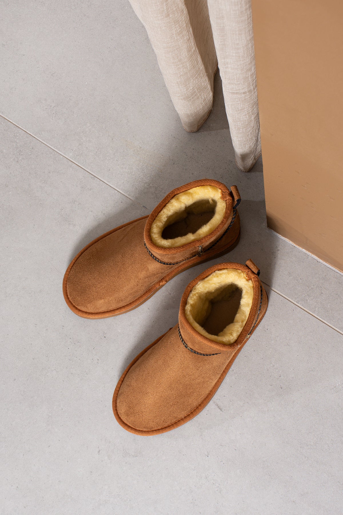 Mini Gri Süet Yarım Bot içi Tüylü Düz Taban Kadın Ayakkabı