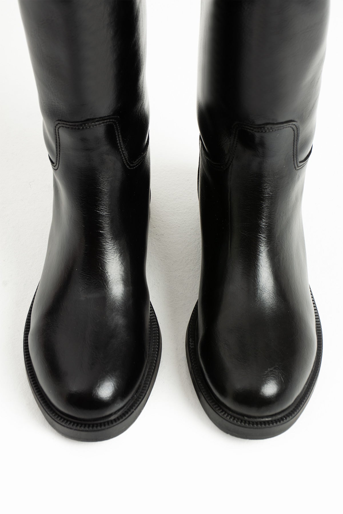 Oriana Toka Detaylı Kadın Siyah Düz Topuklu Diz Altı Deri Çizme