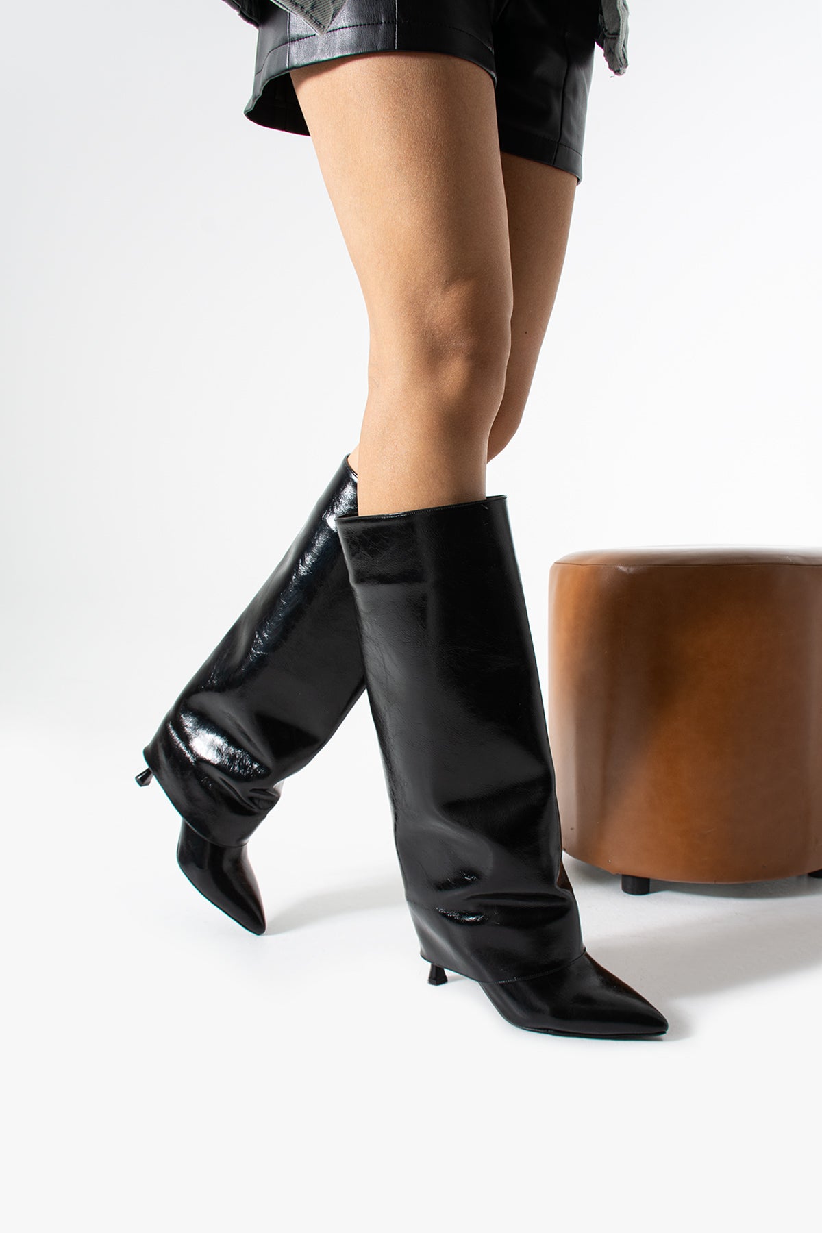 Dora Kadın Deri Sivri Burun Topuklu Çizme