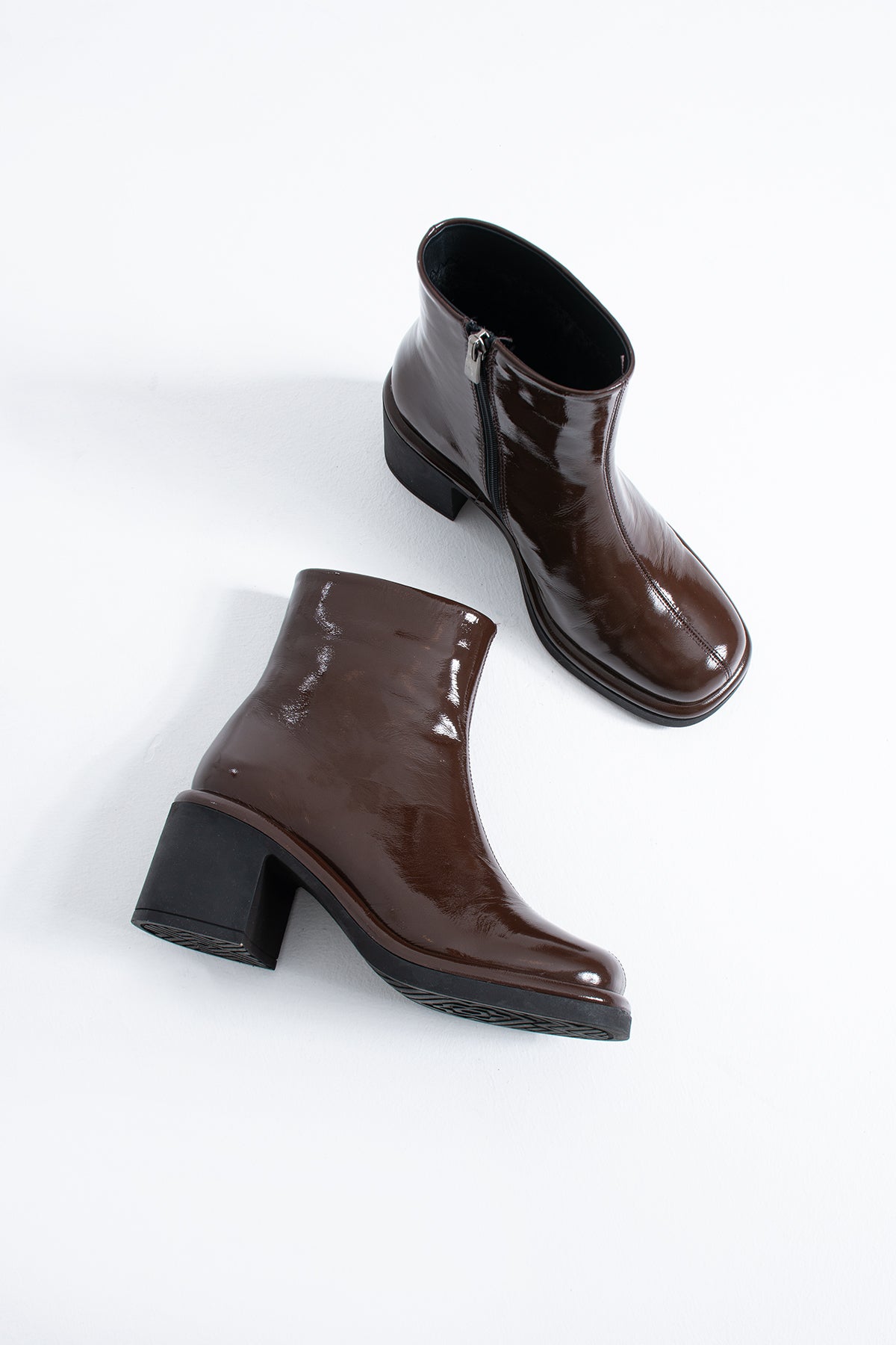 Tammy Kadın Hakiki Deri Kalın Topuk Fermuarlı Kısa Bot