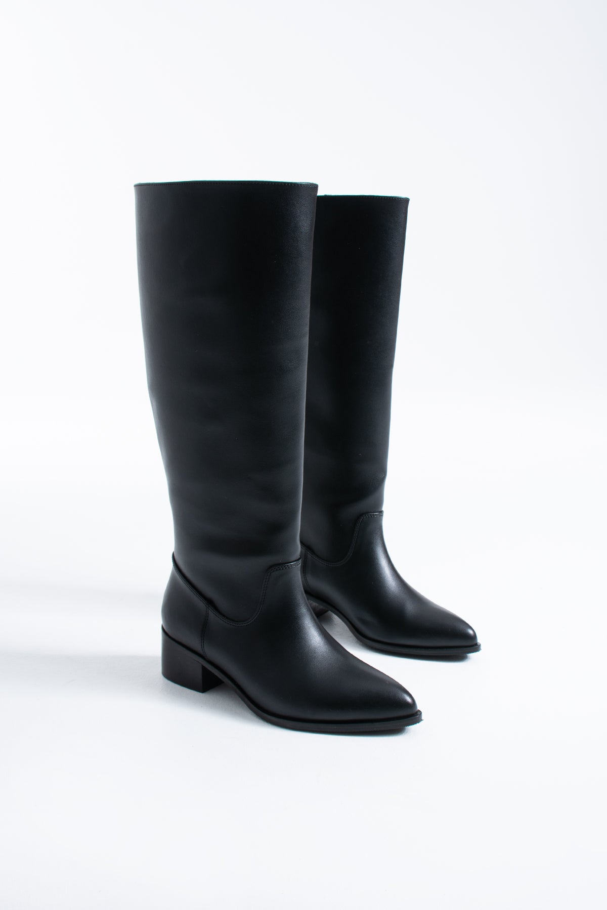 Ellen Kadın Diz Altı Çizme Sivri Burun Günlük & Şık Kullanım Orta Topuklu Zamansız Klasik Tasarım