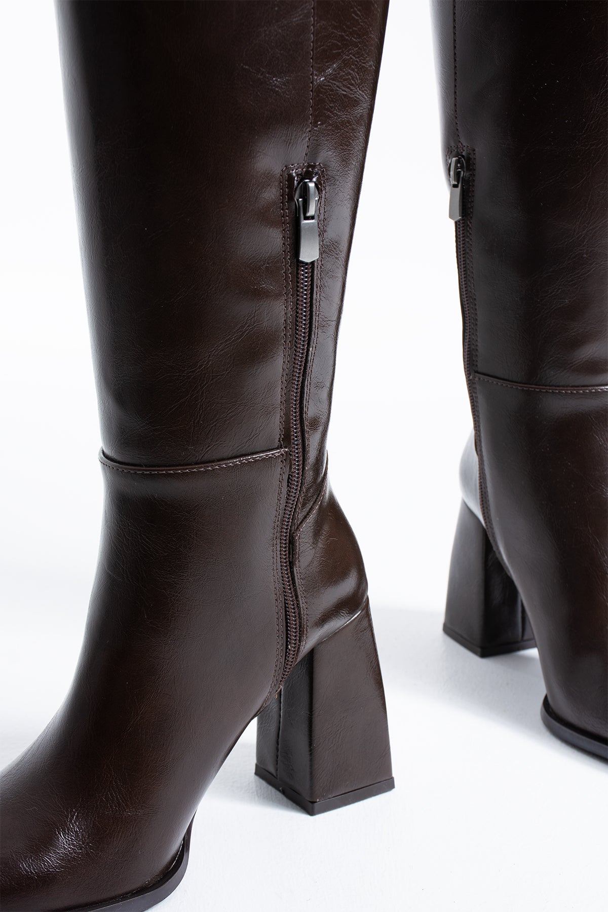 Gwen Kadın Diz Altı Kalın Topuklu Fermuarlı Çizme