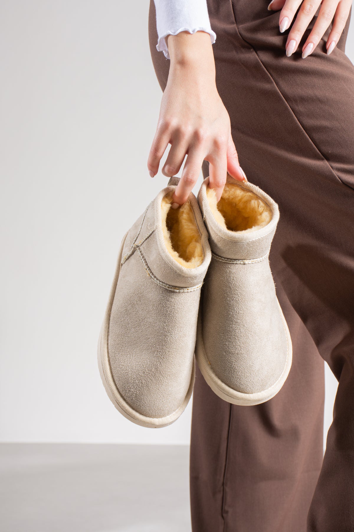 Mini Gri Süet Yarım Bot içi Tüylü Düz Taban Kadın Ayakkabı