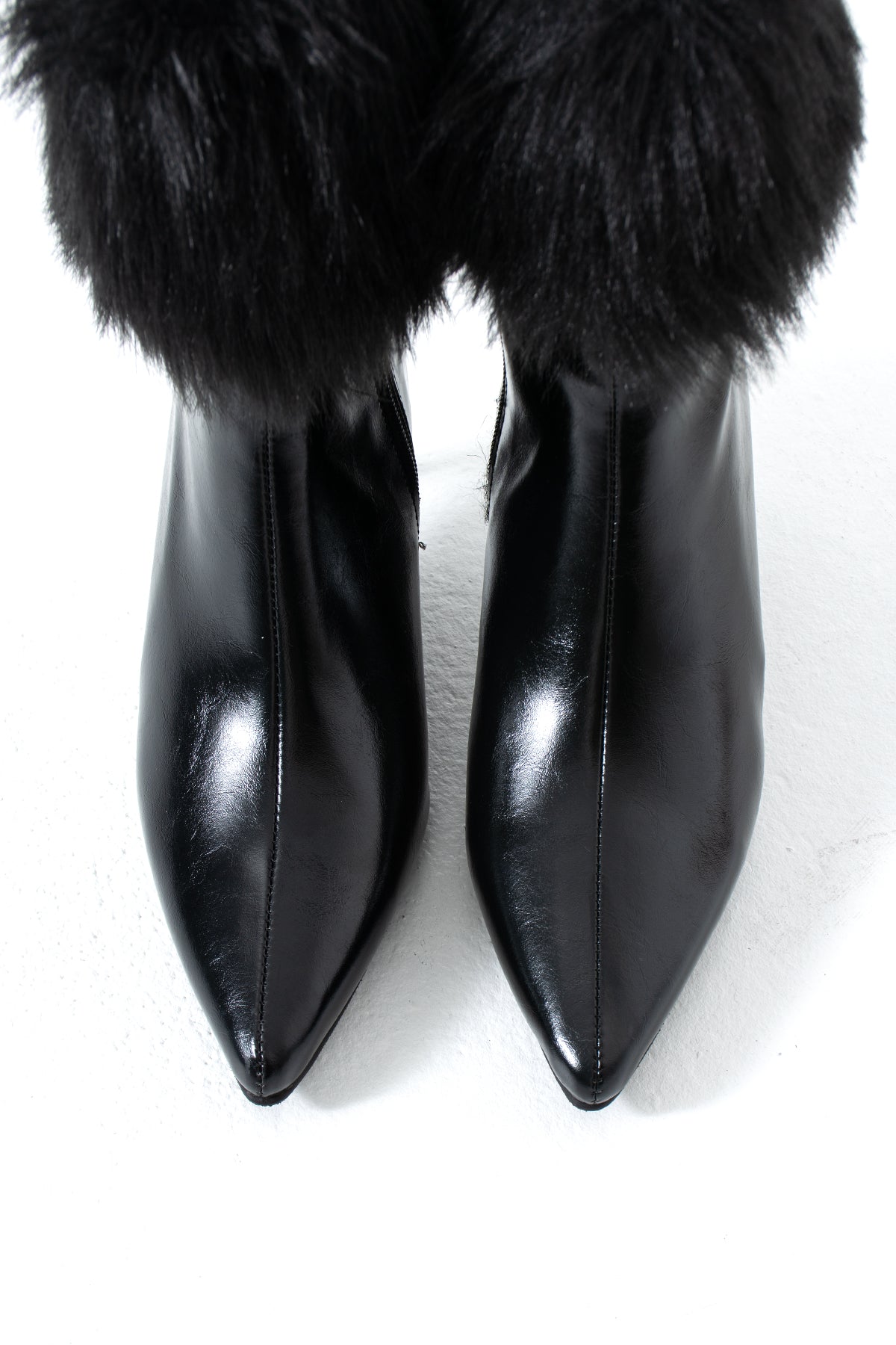 Lexi Kadın Siyah Kürk Detaylı Sivri Burun Topuklu Bot