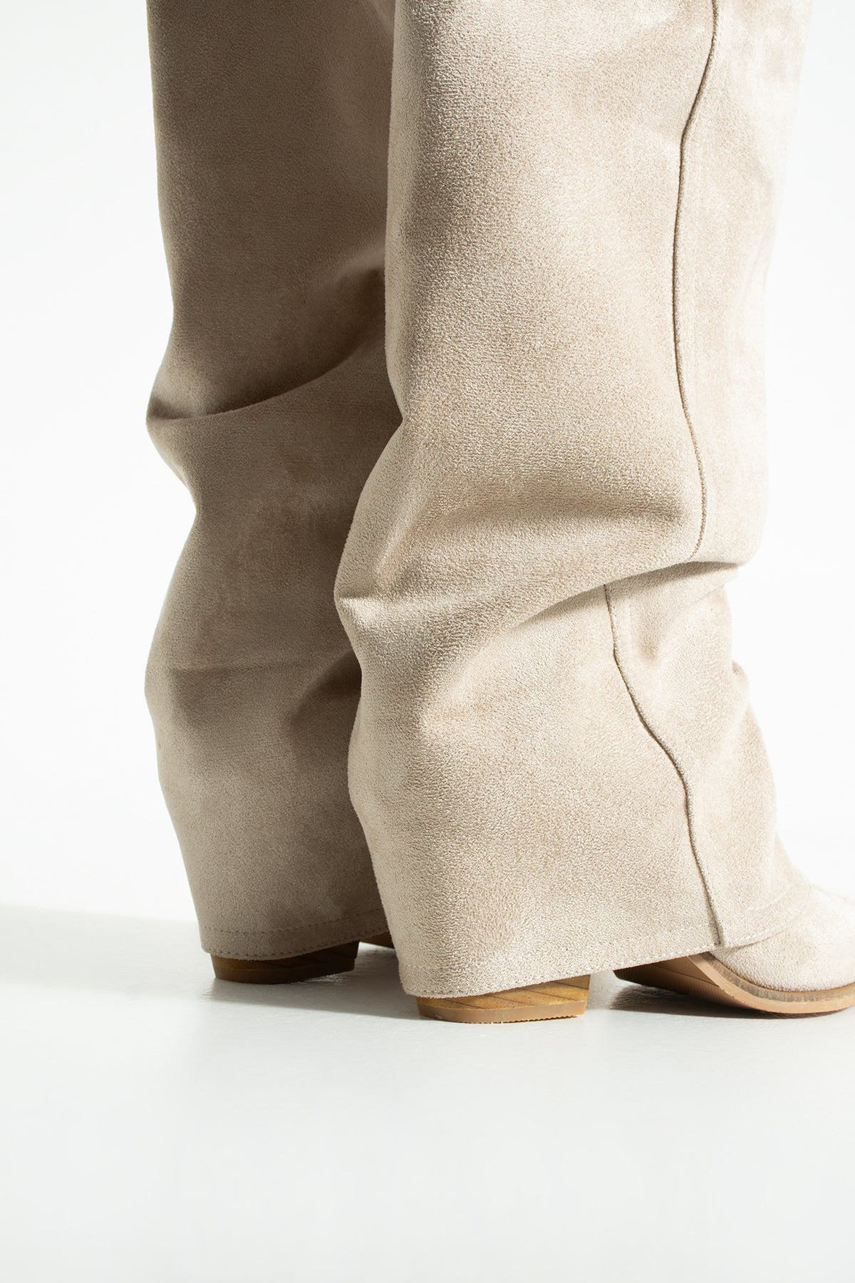 Lisa Kadın Süet Körüklü Kovboy Çizme