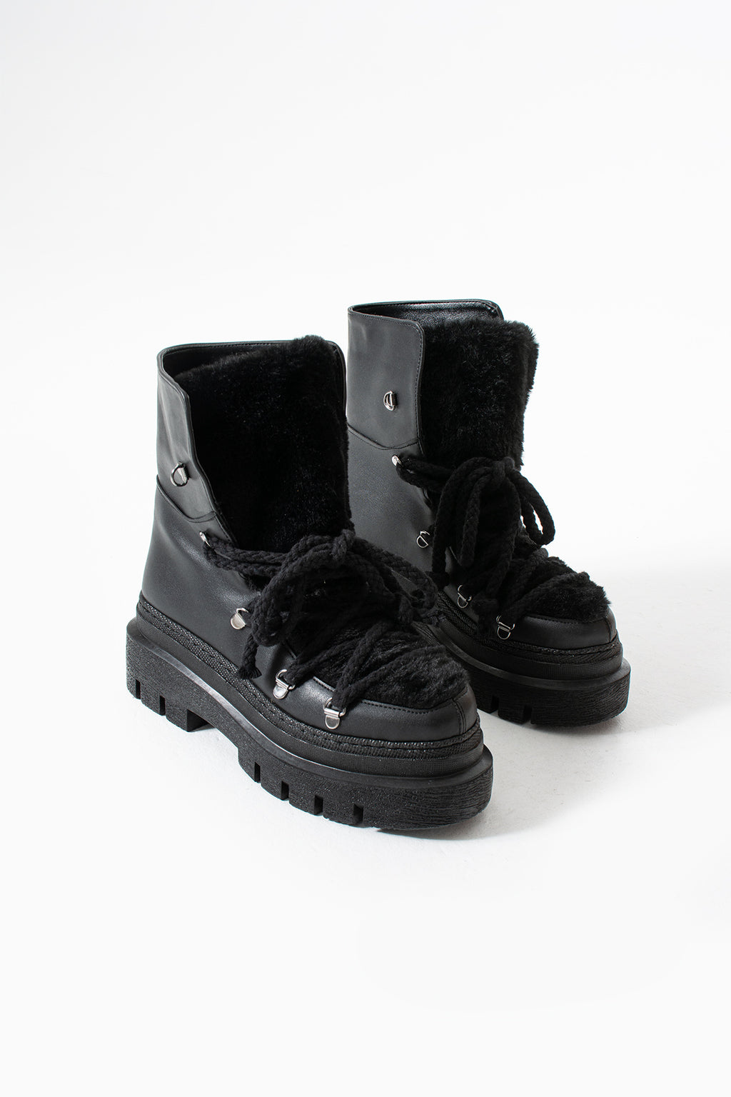 Aylin Kadın Peluş Detaylı Kalın Tabanlı Bağcıklı Kışlık Bot