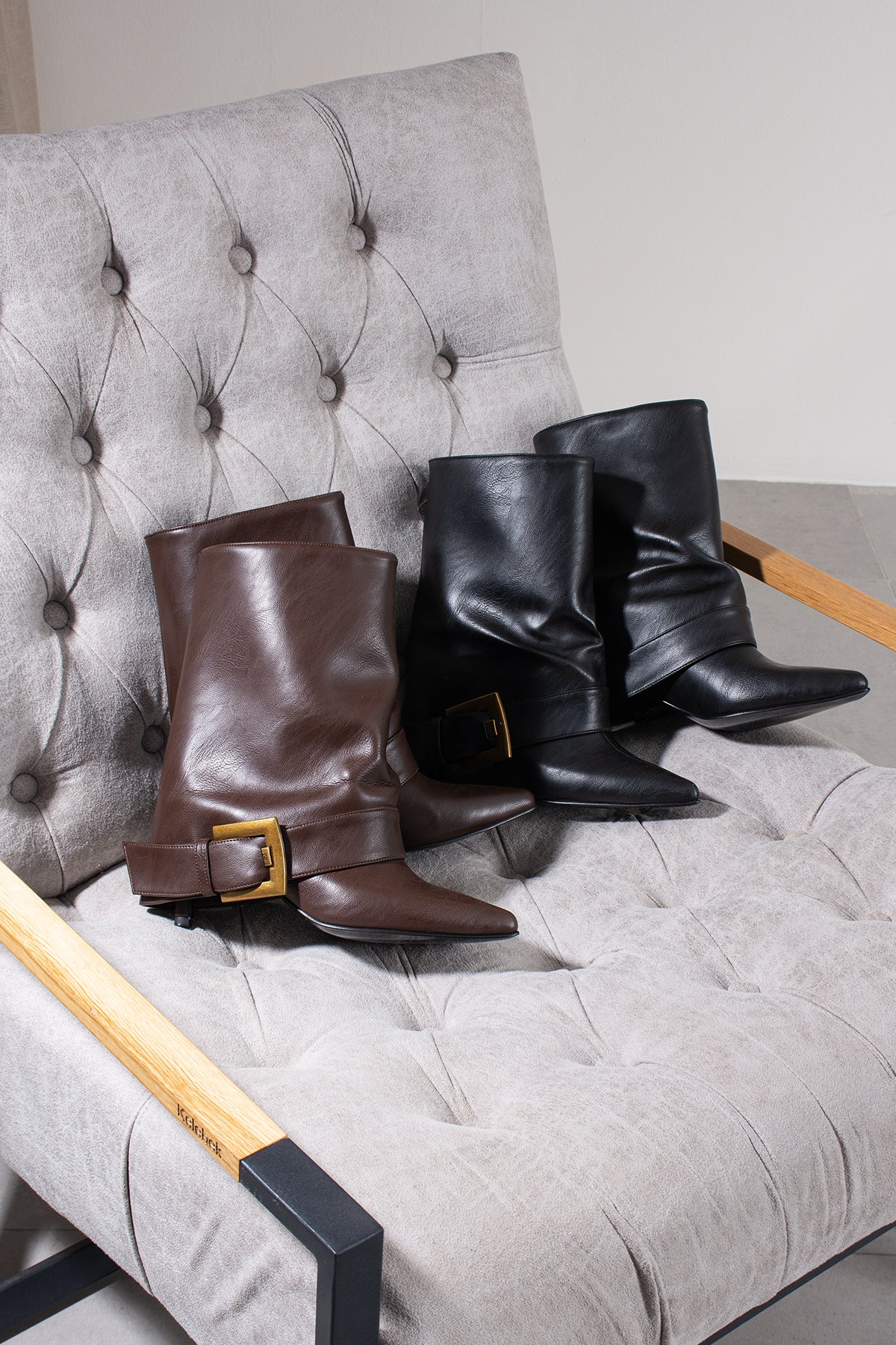 Penny Kadın Sivri Burun Topuklu Tokalı Bot