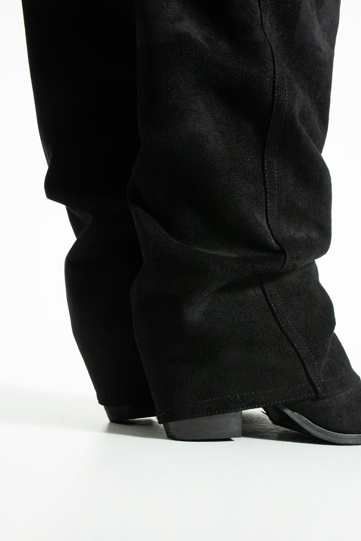 Lisa Kadın Süet Körüklü Kovboy Çizme