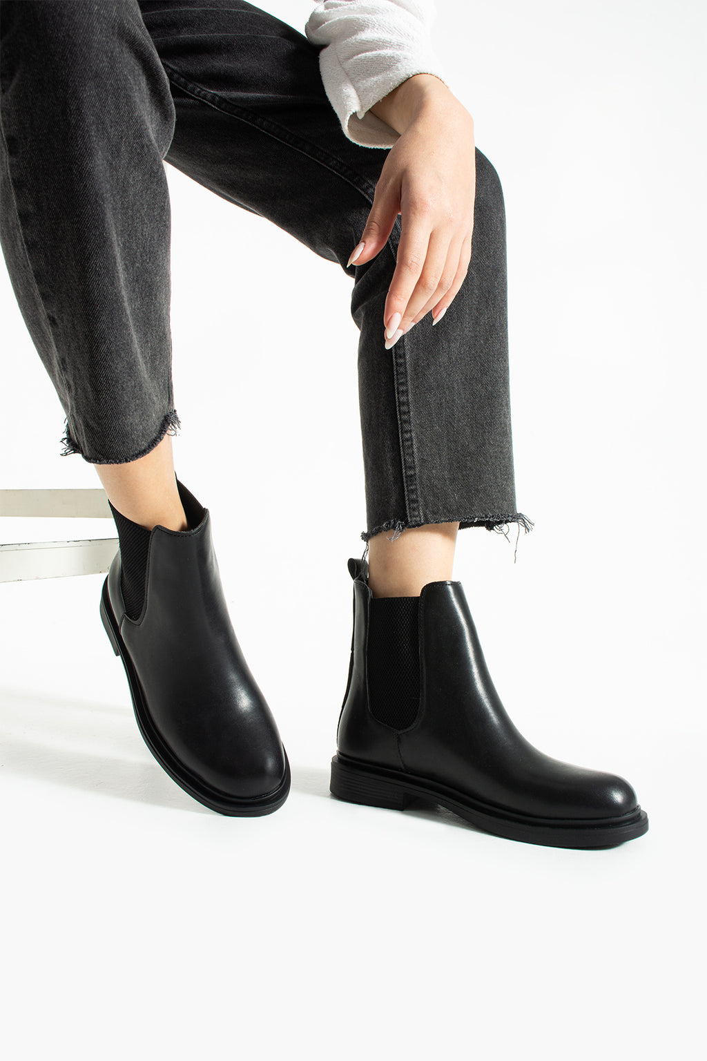 Kadın Siyah Düz Topuklu Chelsea Bot