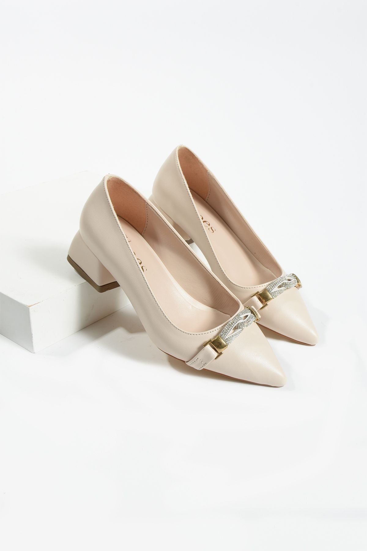 Bej Taş Detay Kadın Topuklu Ayakkabı