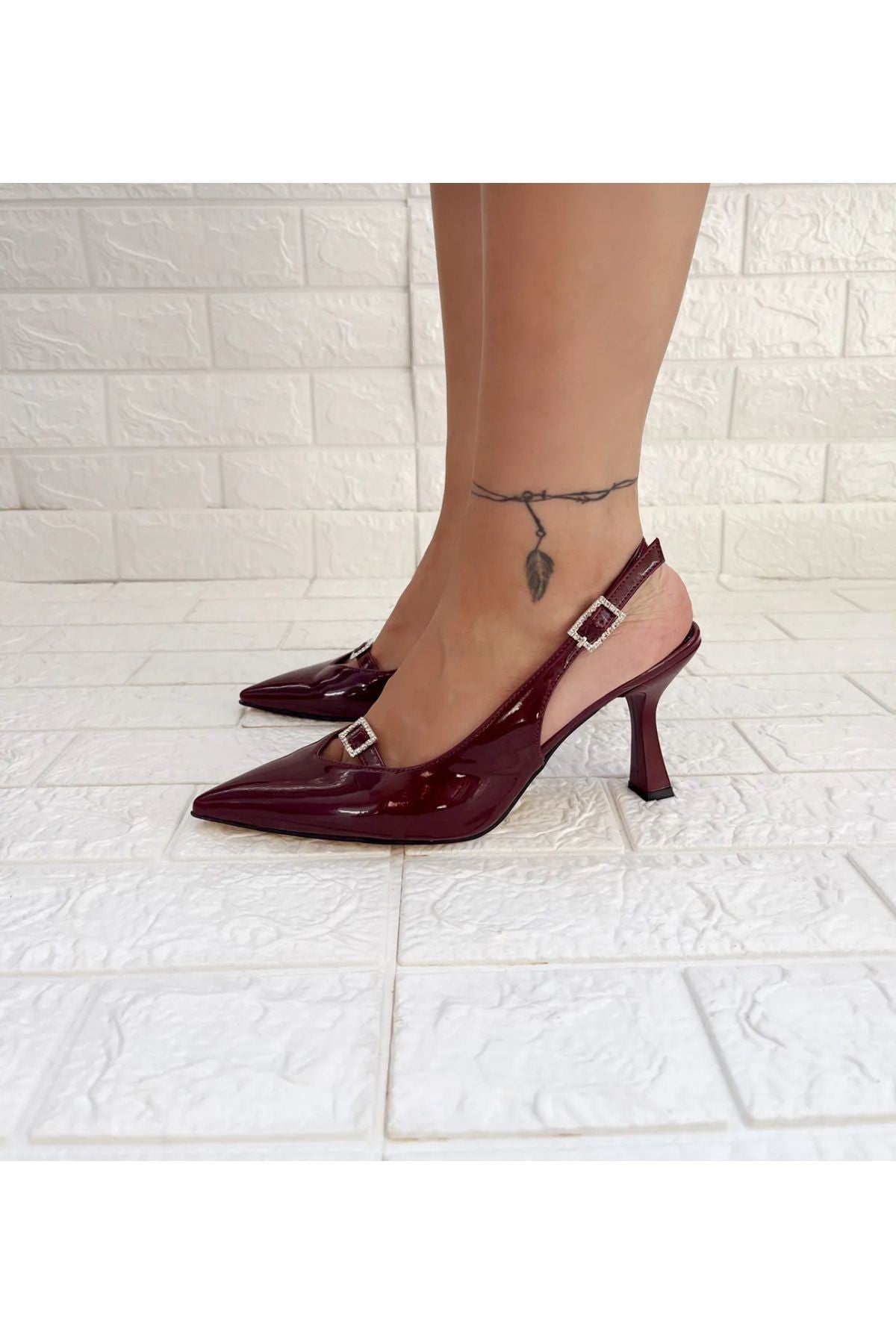 Mary Bordo Rugan Taş Detay Topuklu Ayakkabı