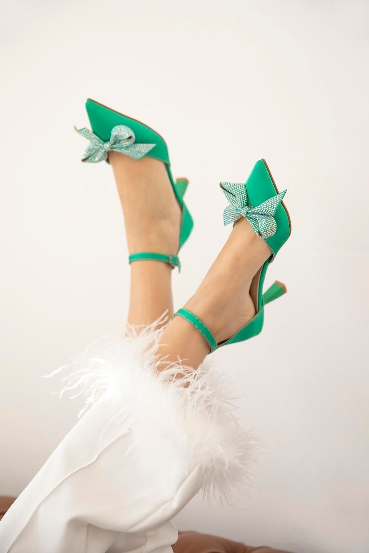 Cameron Taşlı Toka Detay Bilekten Bağlamalı Topuklu Ayakkabı