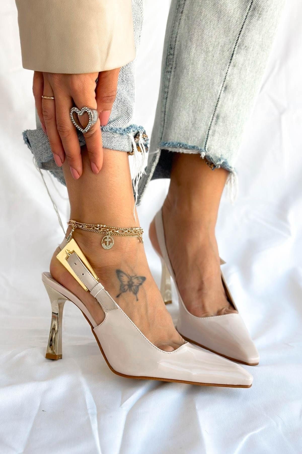 Maddox Kadın Rugan Gold Toka Detaylı Topuklu Ayakkabı