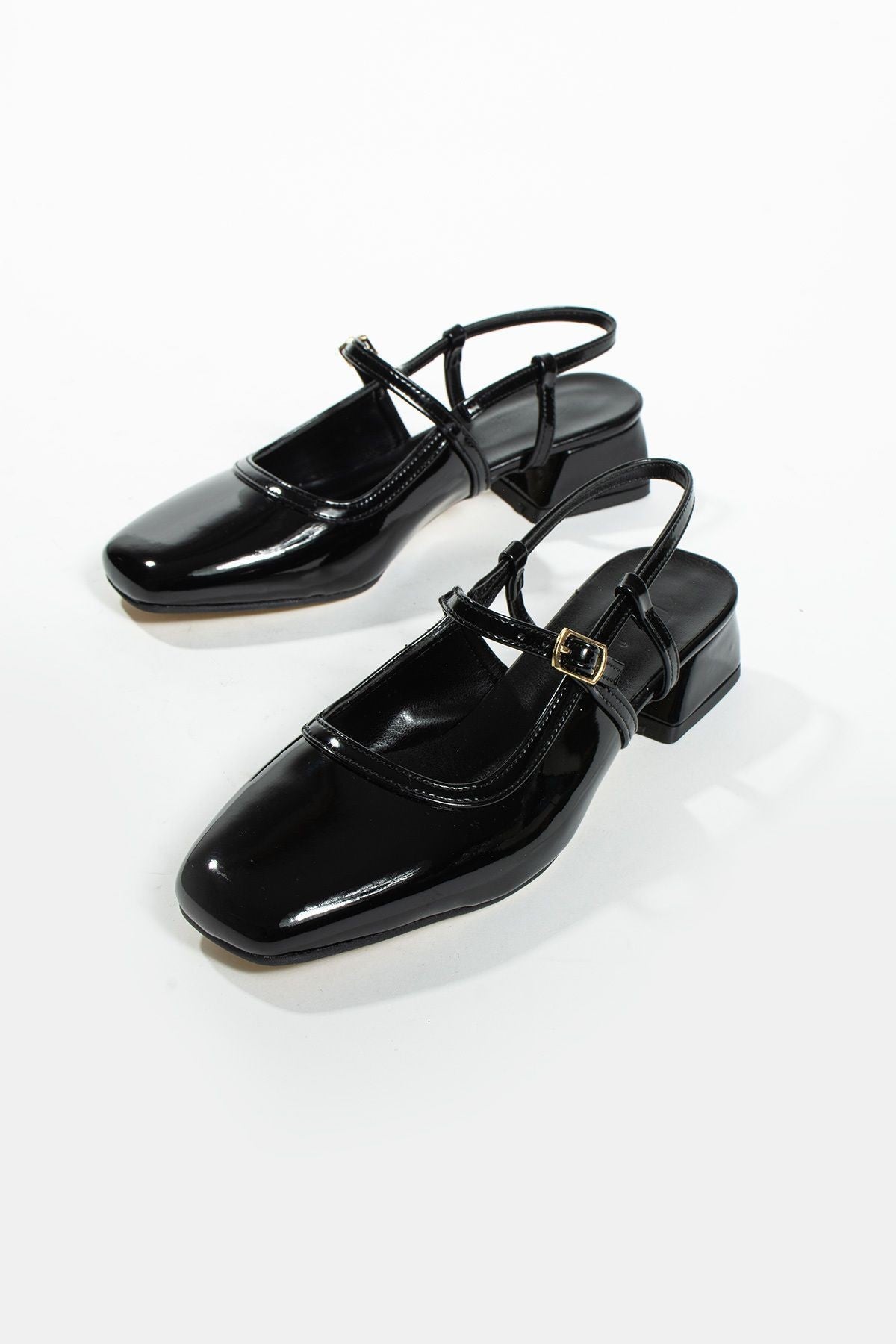 William Tüvid Detaylı Küt Burun Kısa Topuklu Kadın Babet