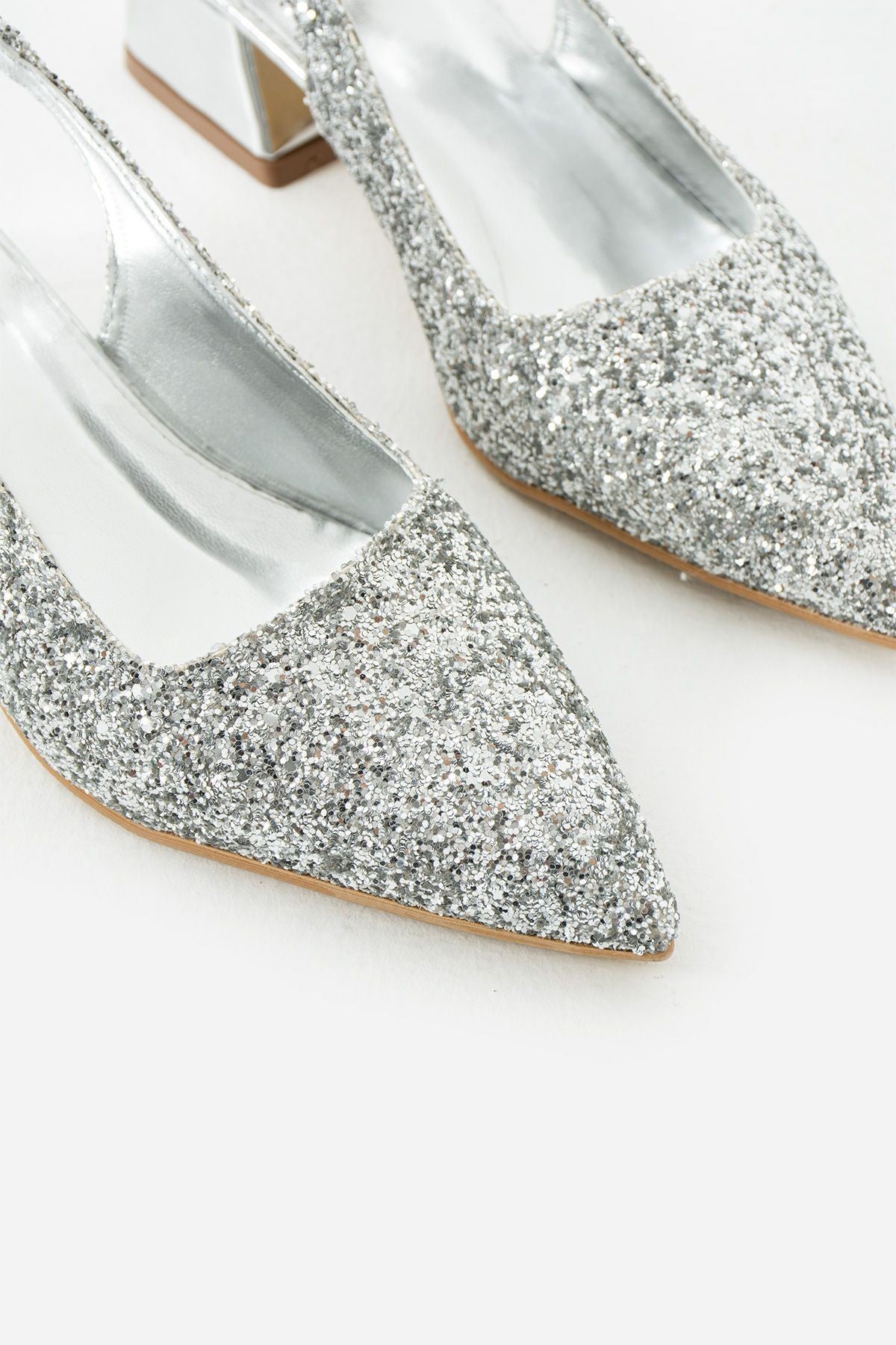 Londra Cam Kırıntıları Detay Arkası Açık Topuklu Ayakkabı