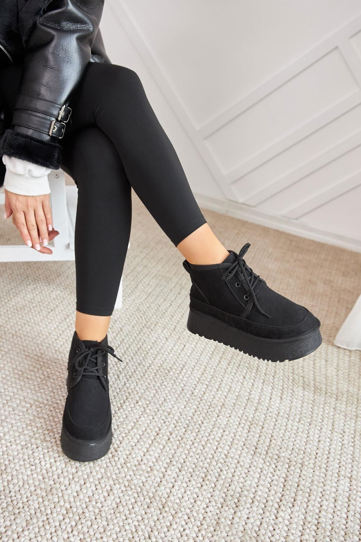 Jennifer Kalın Tabanlı İçi Yünlü Bağcıklı Bot