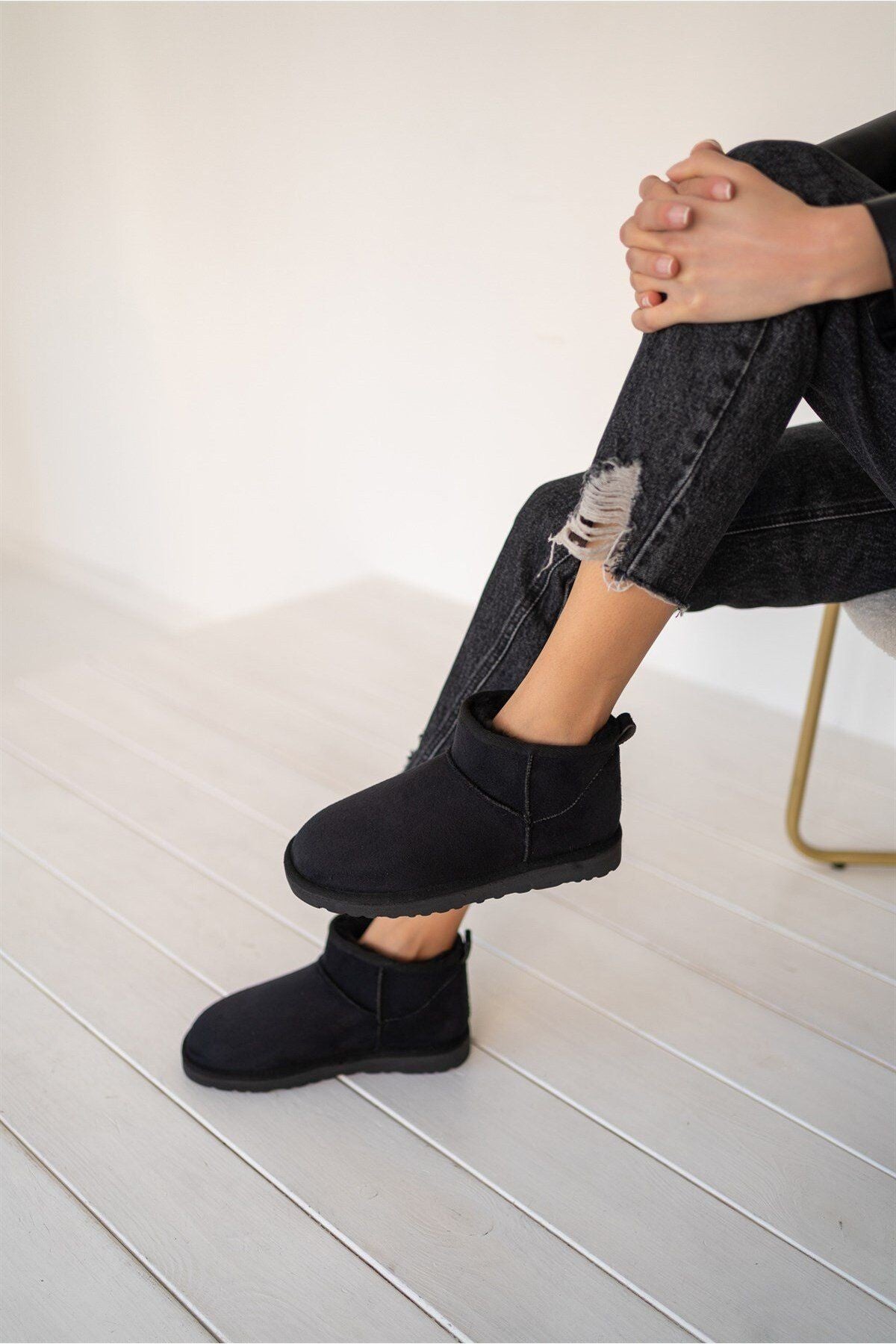 Mini Gri Süet Yarım Bot içi Tüylü Düz Taban Kadın Ayakkabı