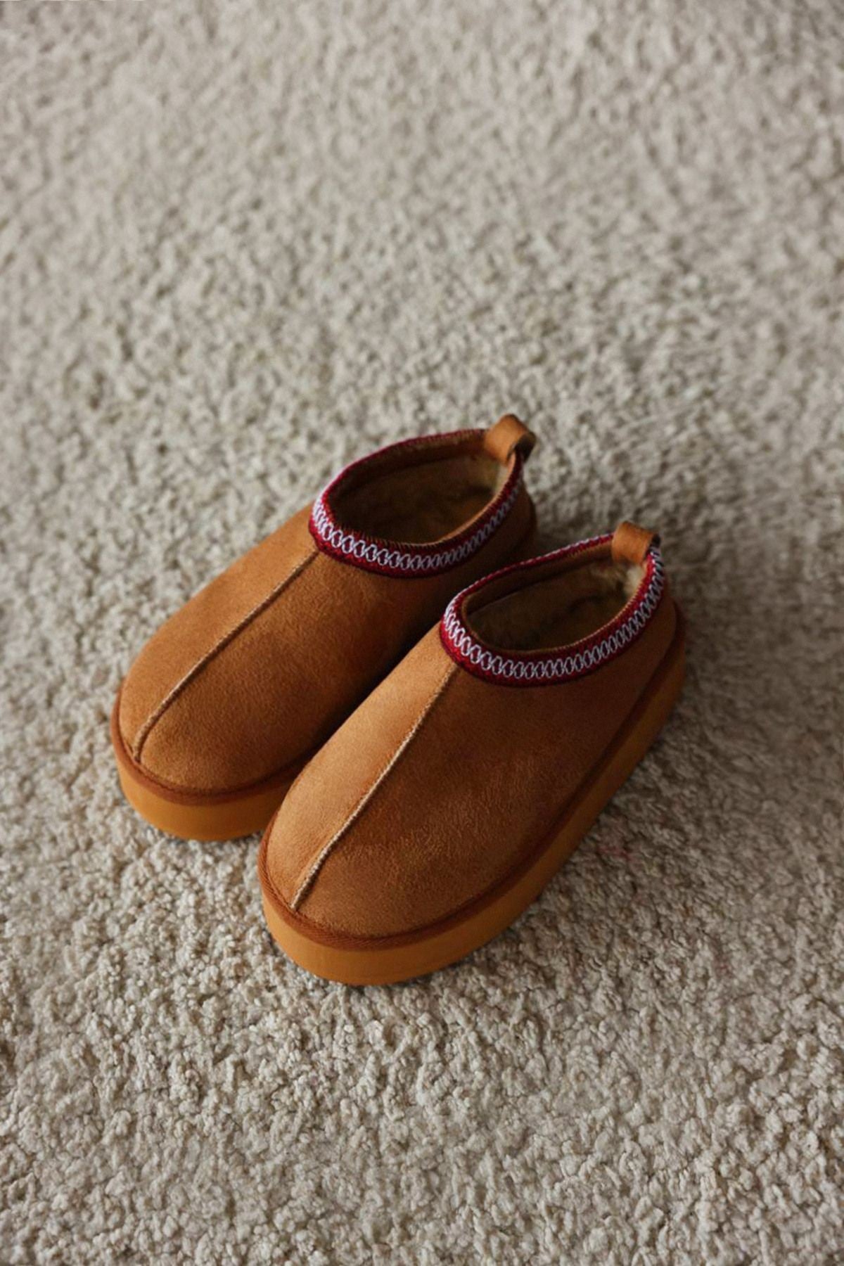 Lema İçi Kürklü Kadın Bot