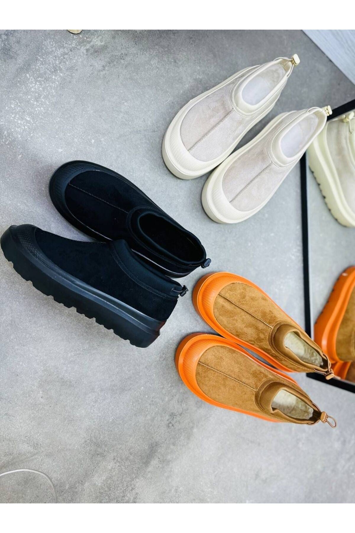 Paula Mini Siyah Süet Yarım Bot Içi Tüylü Düz Taban Kadın Ayakkabı