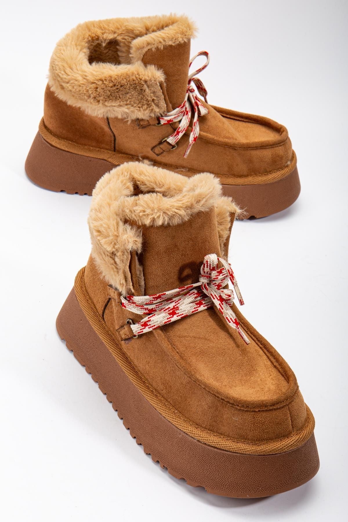 Berry Bağcıklı Detaylı İçi Kürklü Kalın Tabanlı Kadın Bot