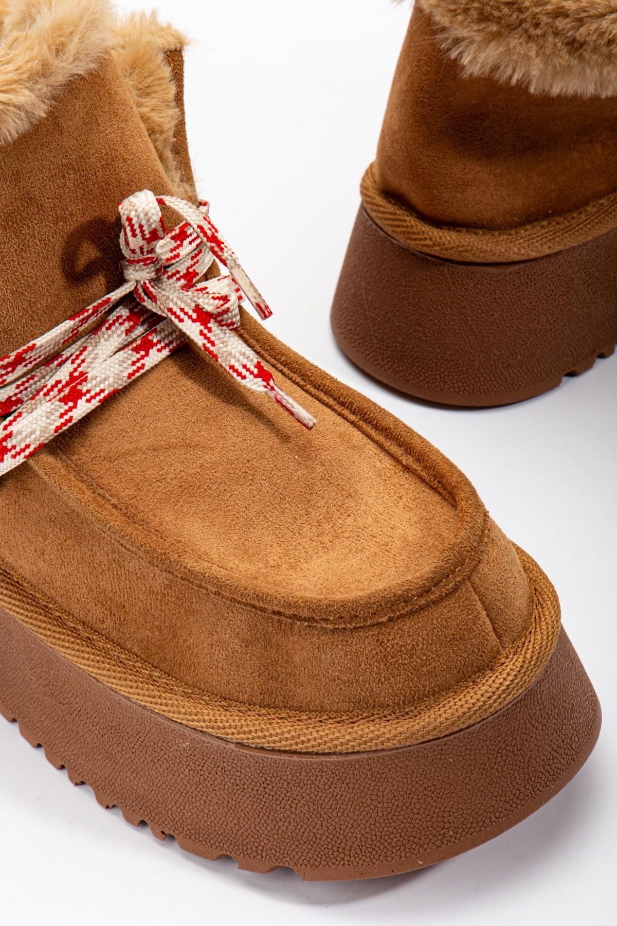 Berry Bağcıklı Detaylı İçi Kürklü Kalın Tabanlı Kadın Bot