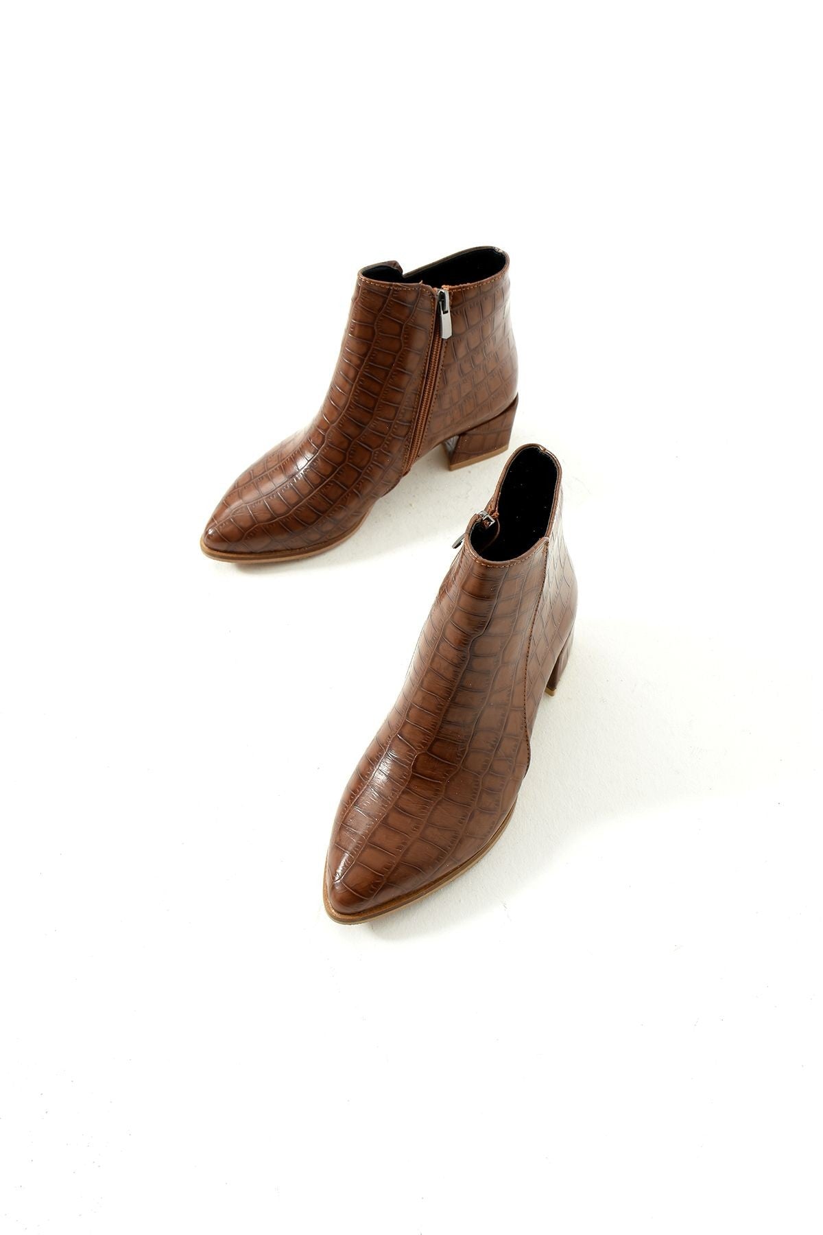 Laura Sivri Burun Desen Detaylı Topuklu Bot