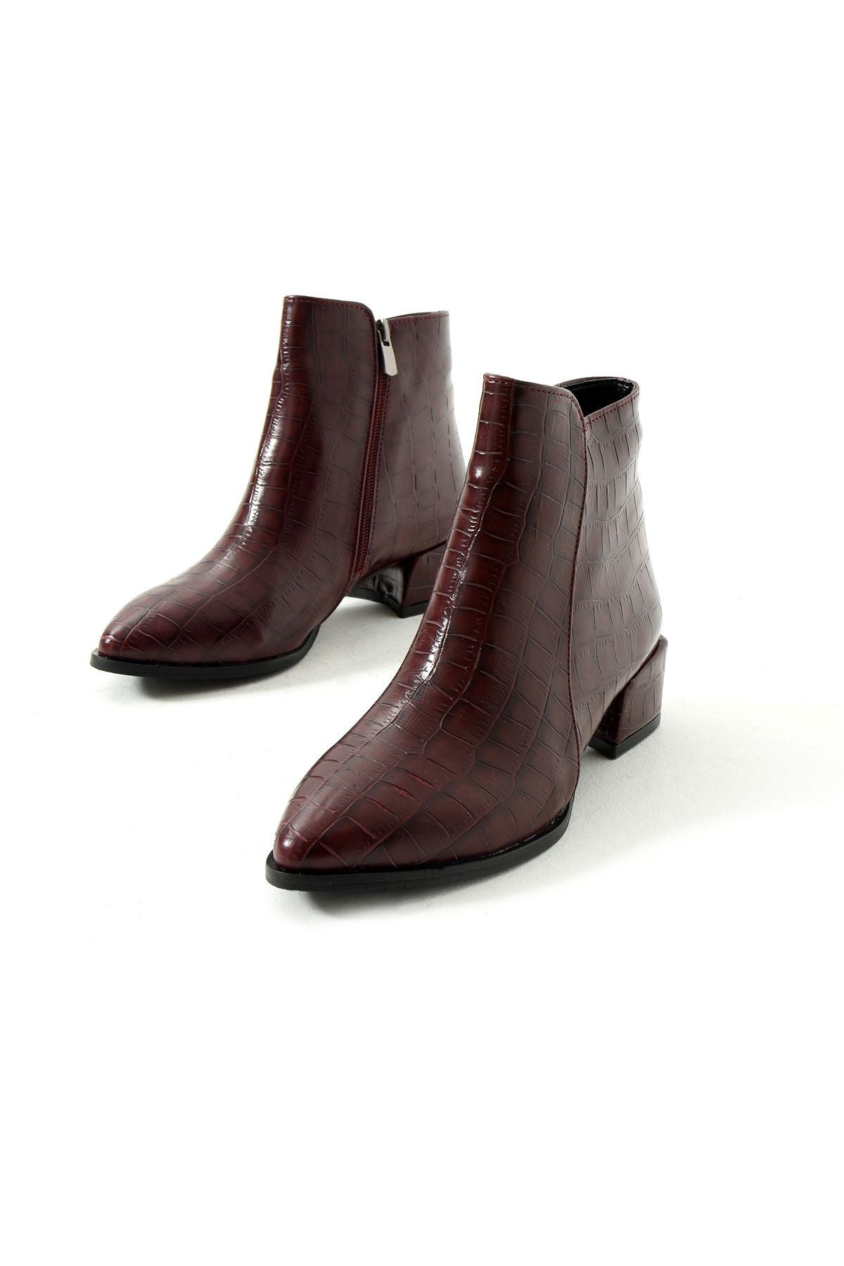 Laura Sivri Burun Desen Detaylı Topuklu Bot