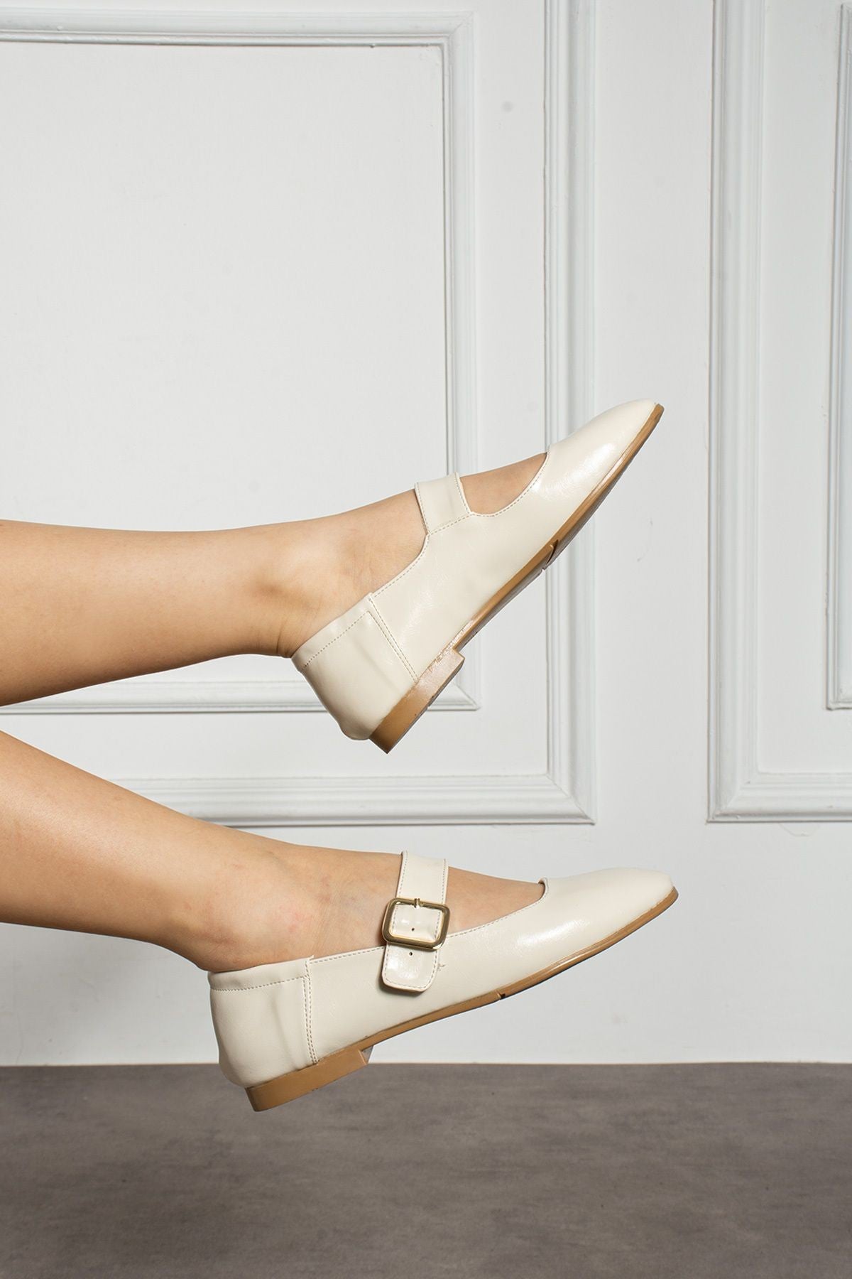 Aleyna Kadın Yumuşak Babet Toka Detaylı Günlük Ayakkabı